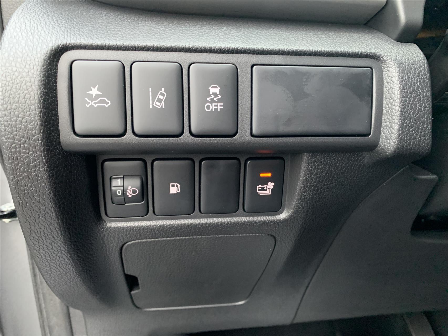 Billede af Mitsubishi Eclipse Cross 2,4 Plugin-hybrid Sport Tech 4WD 188HK 5d Trinl. Gear