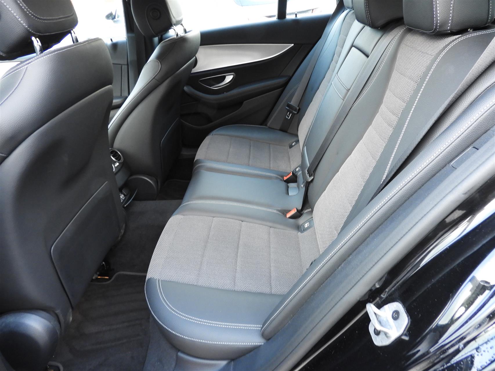 Billede af Mercedes-Benz E220 d T 2,0 D Avantgarde 9G-Tronic 194HK Stc Aut.