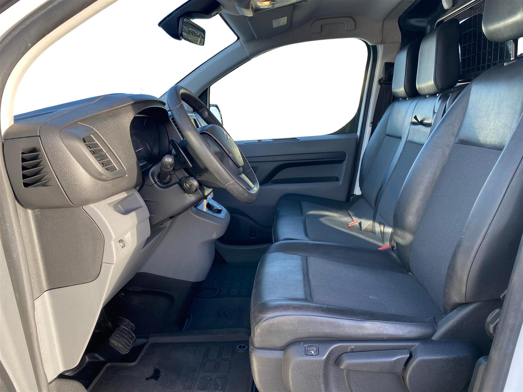 Billede af Citroën Jumpy L3 2,0 Blue HDi Proffline EAT6 start/stop 180HK Van 6g Aut.