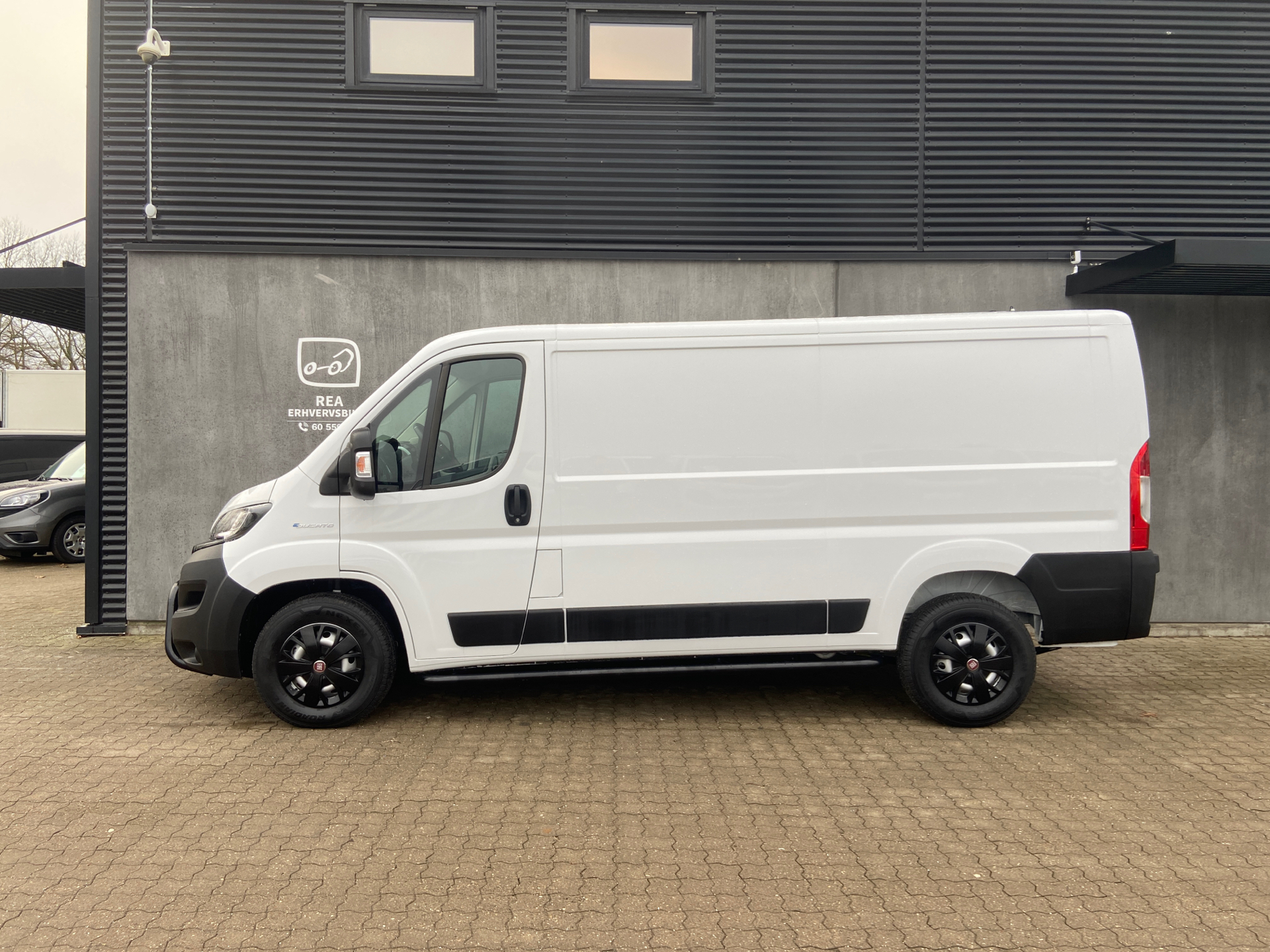 Billede af Fiat E-Ducato 35 Maxi L2H1 EL 122HK Van Aut.