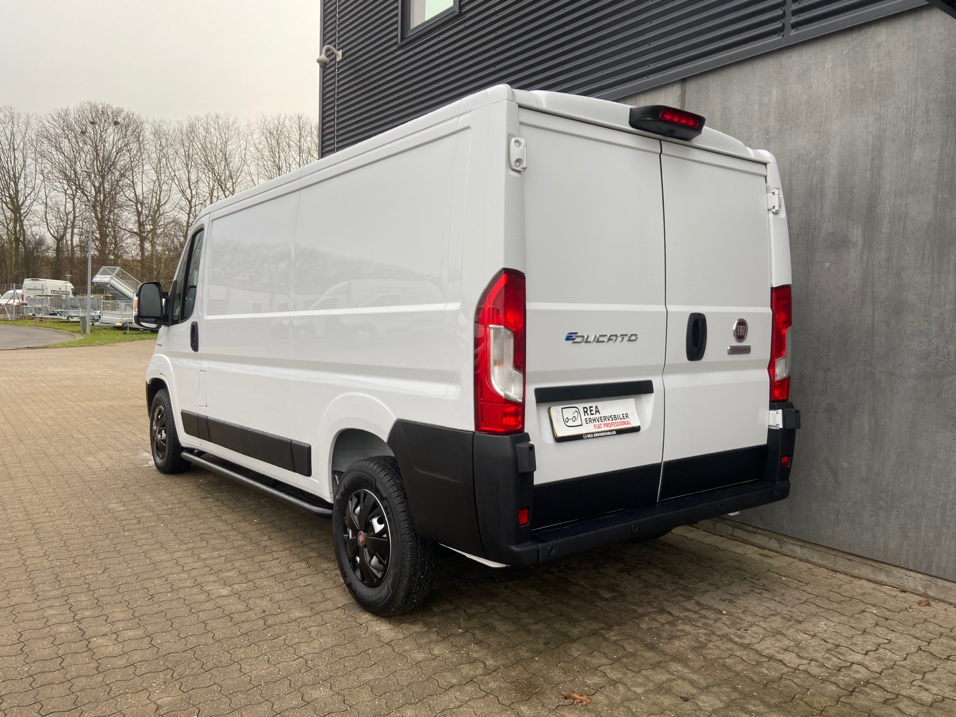 Billede af Fiat E-Ducato 35 Maxi L2H1 EL 122HK Van Aut.