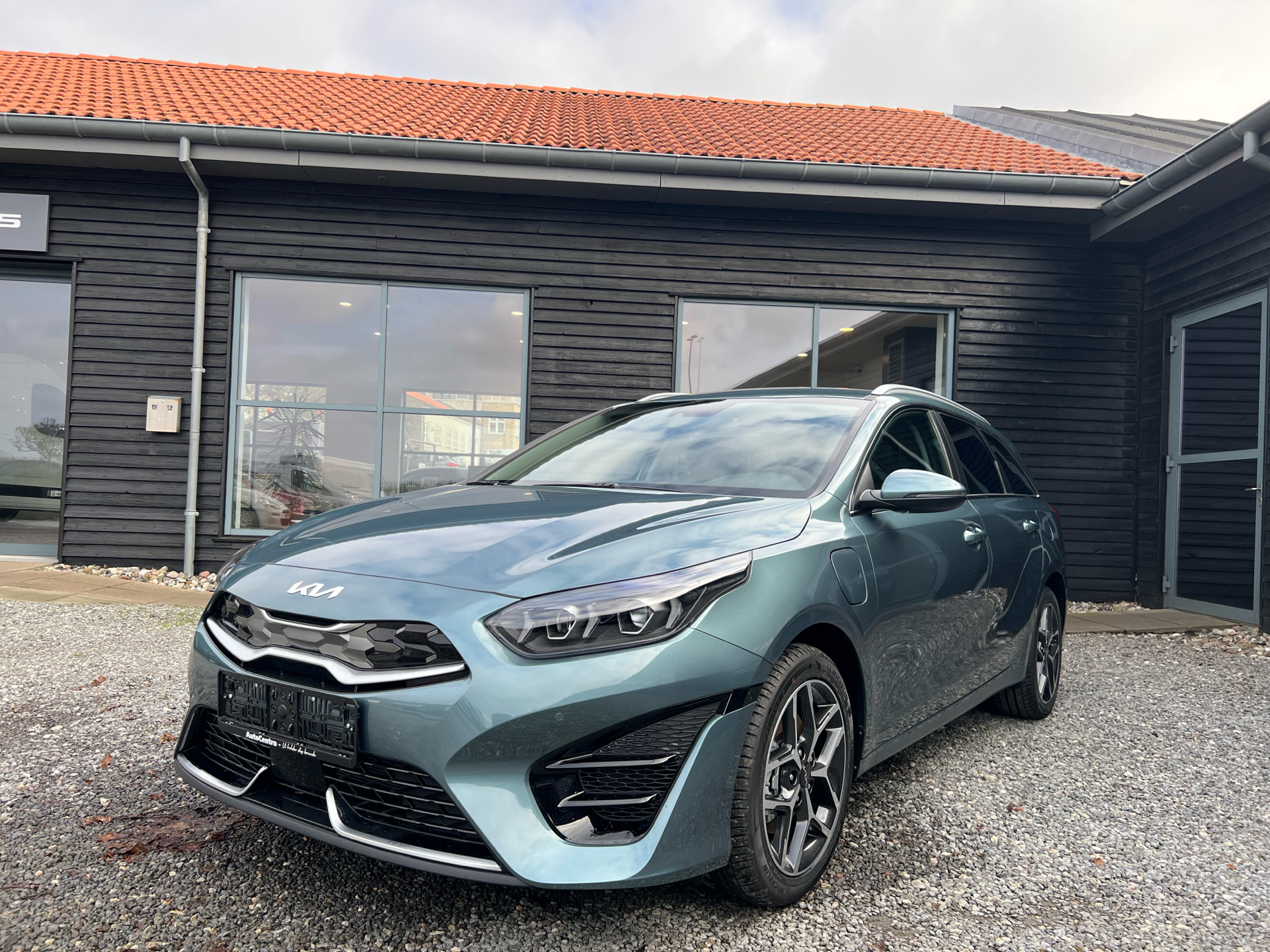 Billede af Kia Ceed SW 1,6 GDI PHEV  Plugin-hybrid Upgrade m/Premium DCT 141HK Stc 6g Aut.