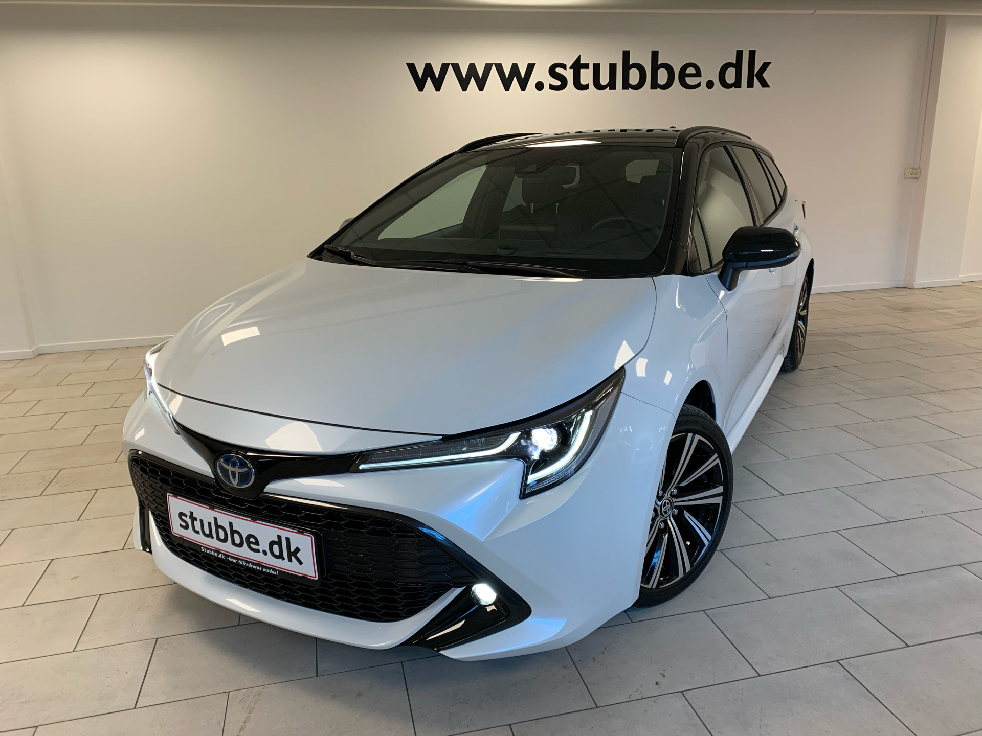 Billede af Toyota Corolla Touring Sports 1,8 Hybrid Active Premium E-CVT 122HK Stc Trinl. Gear