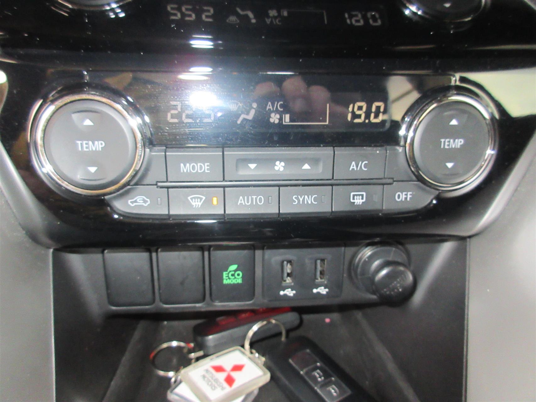 Billede af Mitsubishi Eclipse Cross 1,5 T-Mivec Invite+ CVT 163HK 5d 8g Aut.