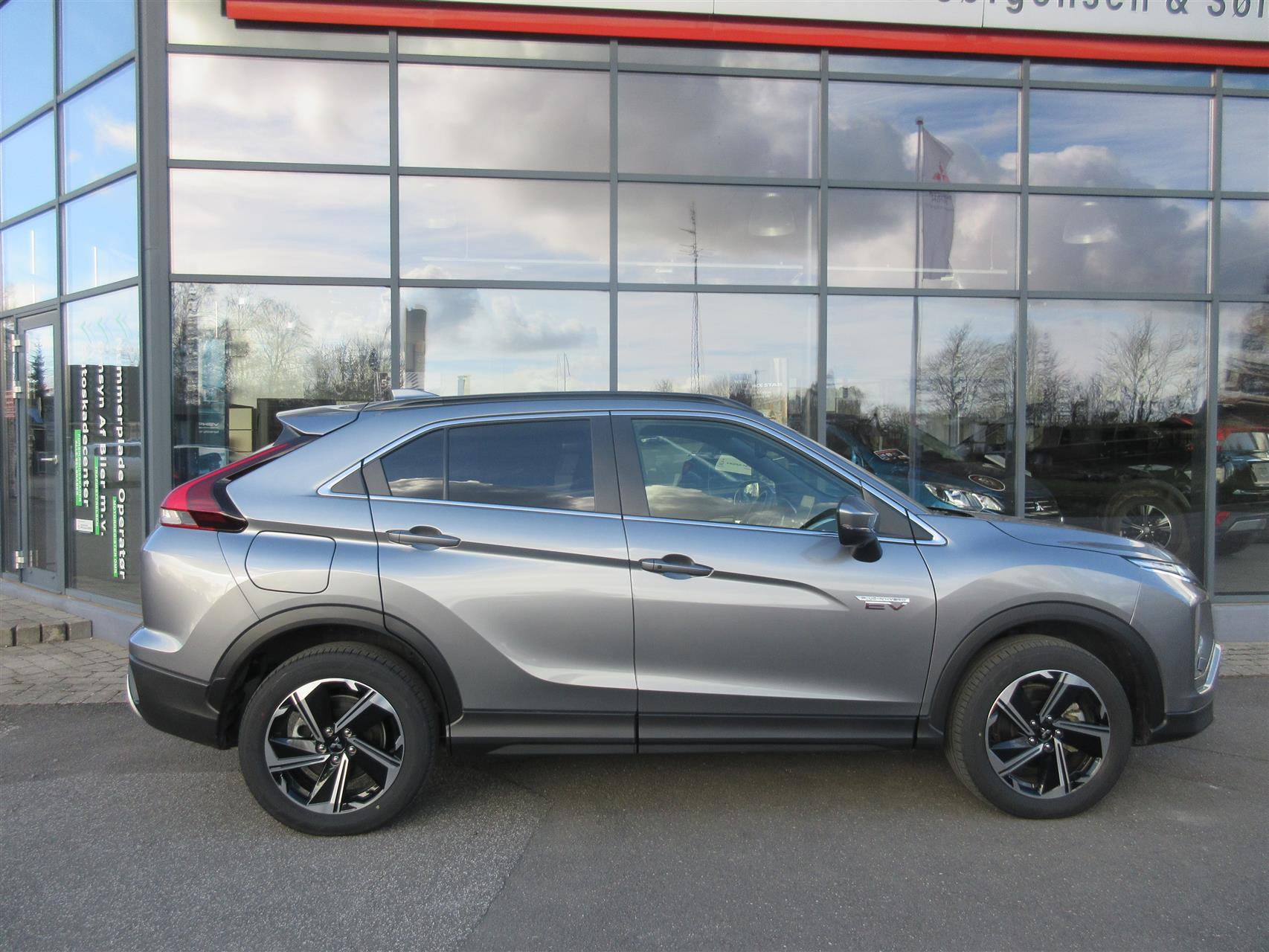 Billede af Mitsubishi Eclipse Cross 2,4 Plugin-hybrid Intense 4WD 188HK 5d Trinl. Gear