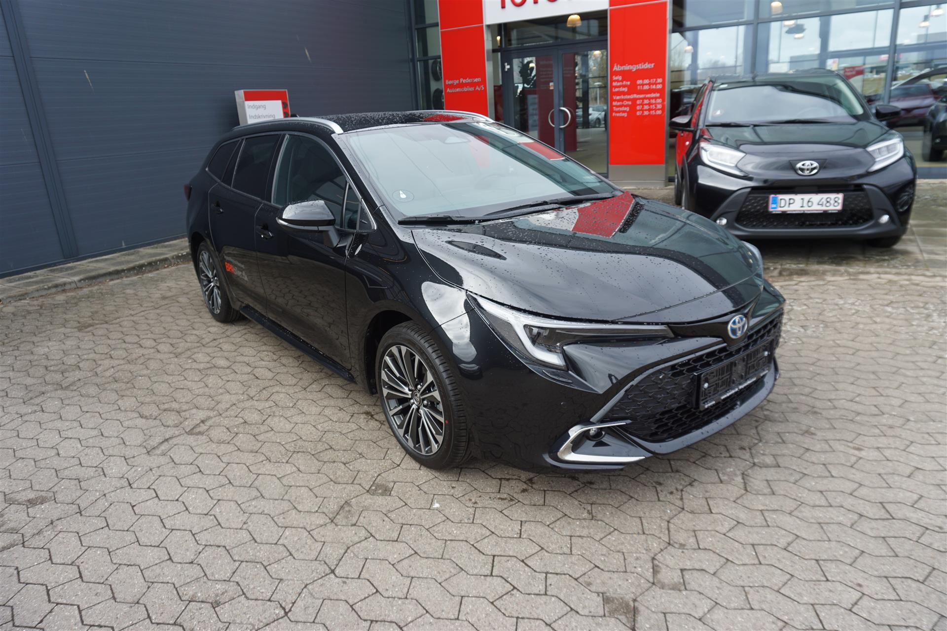 Billede af Toyota Corolla Touring Sports 1,8 Hybrid Style Safety Pack E-CVT 140HK Stc Trinl. Gear