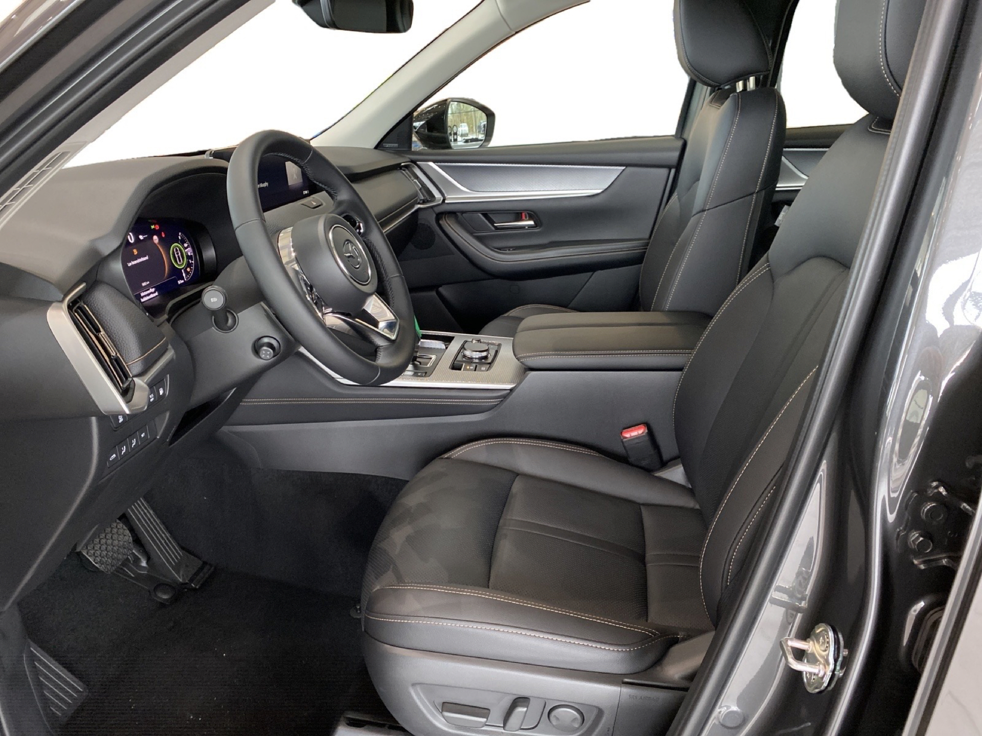 Billede af Mazda CX-60 2,5 e-Skyactiv  Plugin-hybrid Homura AWD 327HK 5d 8g Aut.