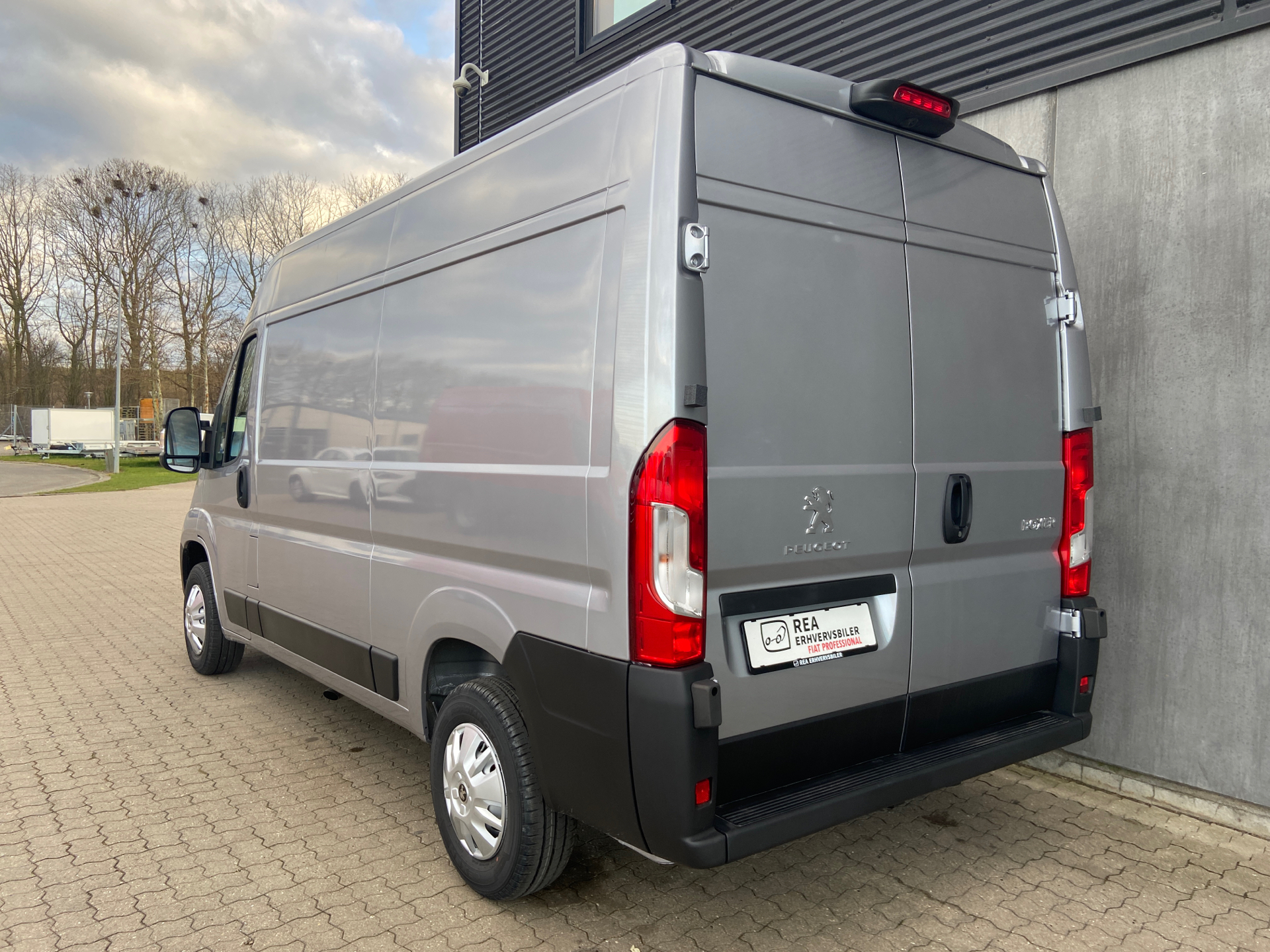 Billede af Peugeot Boxer 333 L2H2 2,2 BlueHDi Premium 140HK Van 6g