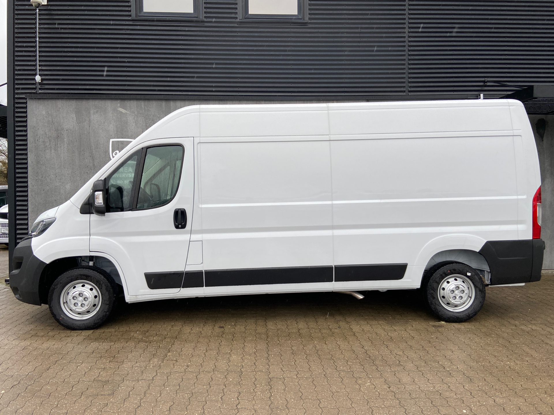 Billede af Peugeot Boxer 333 L3H2 2,2 BlueHDi Premium 140HK Van 6g