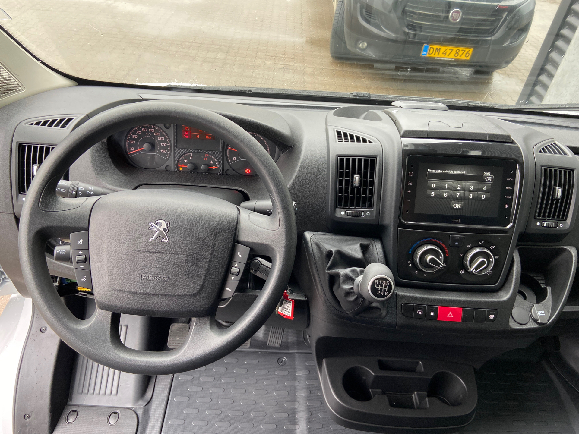 Billede af Peugeot Boxer 333 L3H2 2,2 BlueHDi Premium 140HK Van 6g