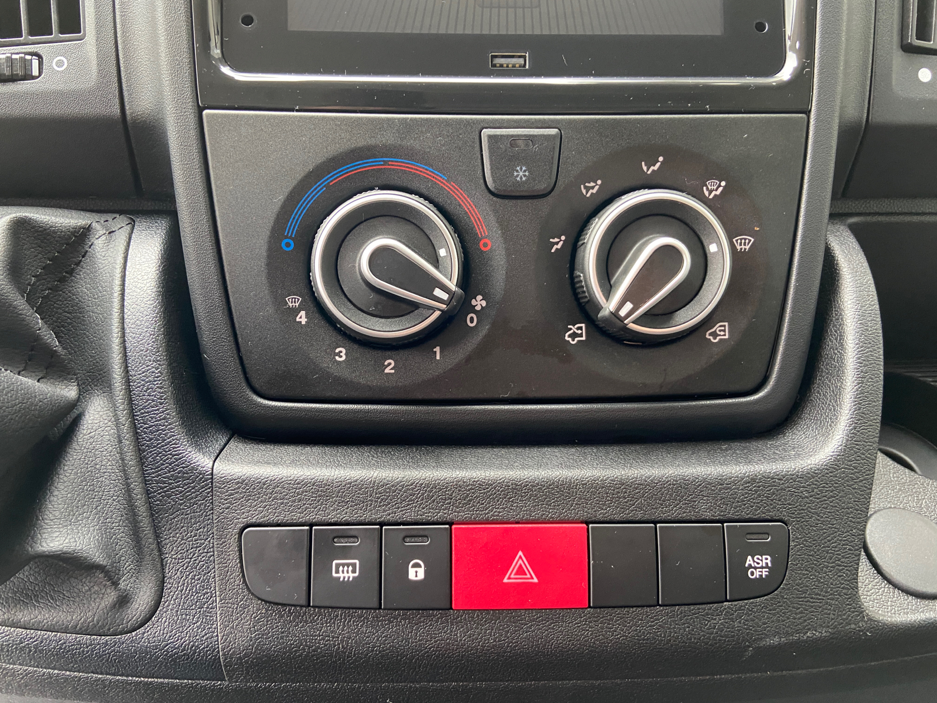 Billede af Peugeot Boxer 333 L3H2 2,2 BlueHDi Premium 140HK Van 6g
