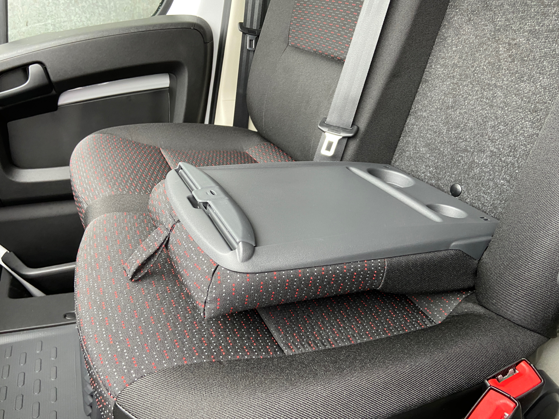 Billede af Peugeot Boxer 333 L3H2 2,2 BlueHDi Premium 140HK Van 6g