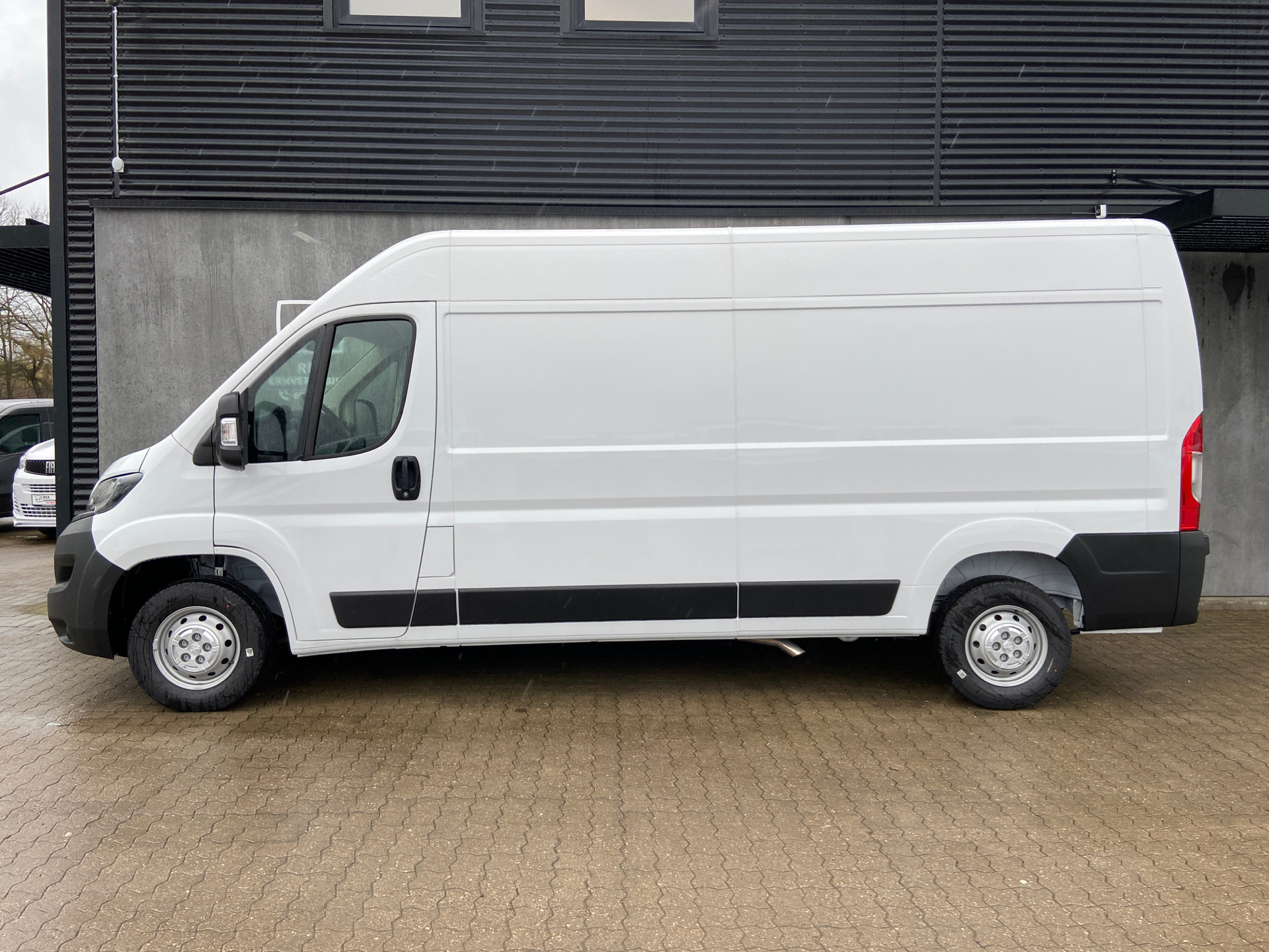 Billede af Peugeot Boxer 335 L3H2 2,2 BlueHDi Premium 140HK Van 6g