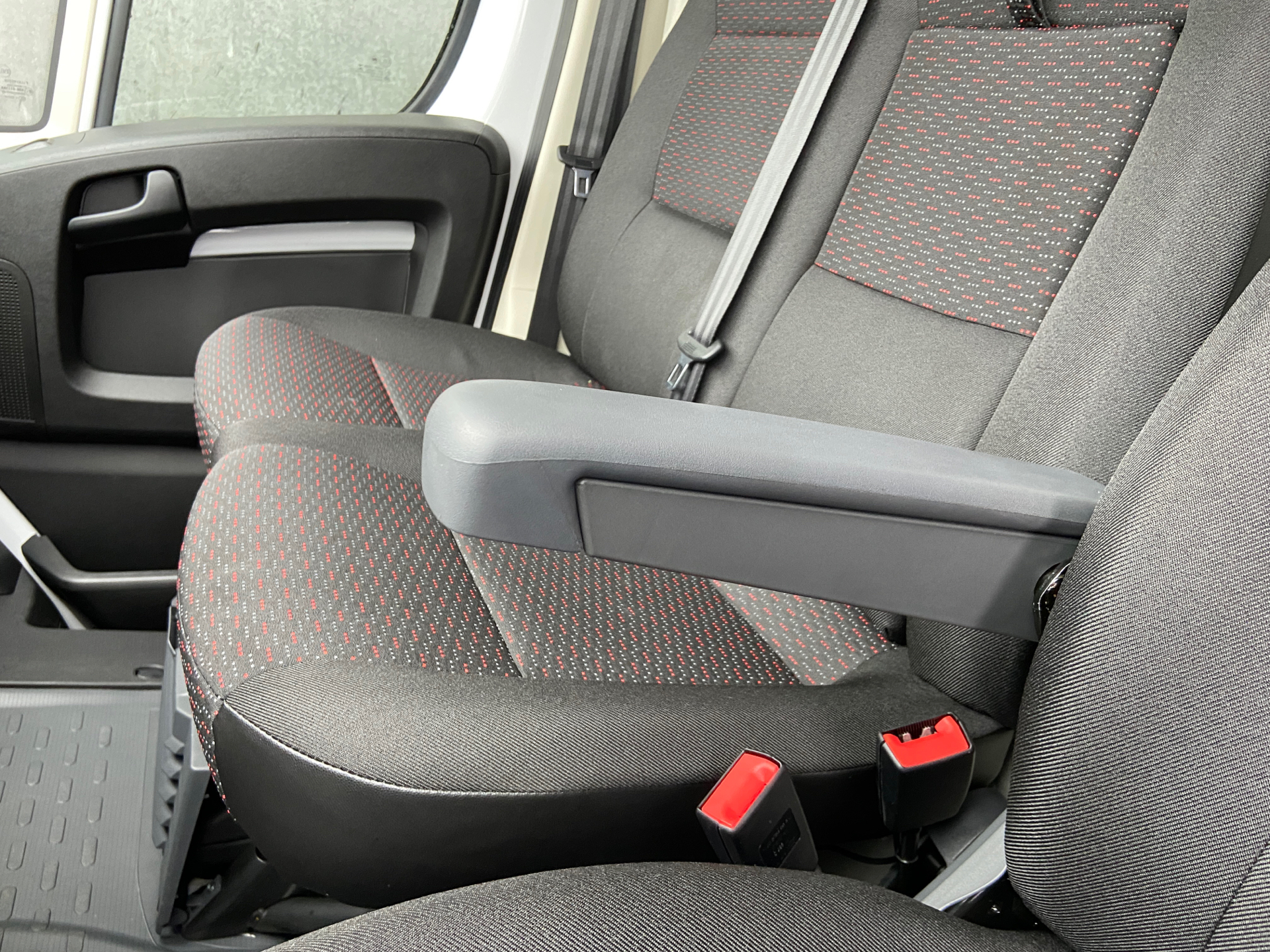 Billede af Peugeot Boxer 335 L3H2 2,2 BlueHDi Premium 140HK Van 6g