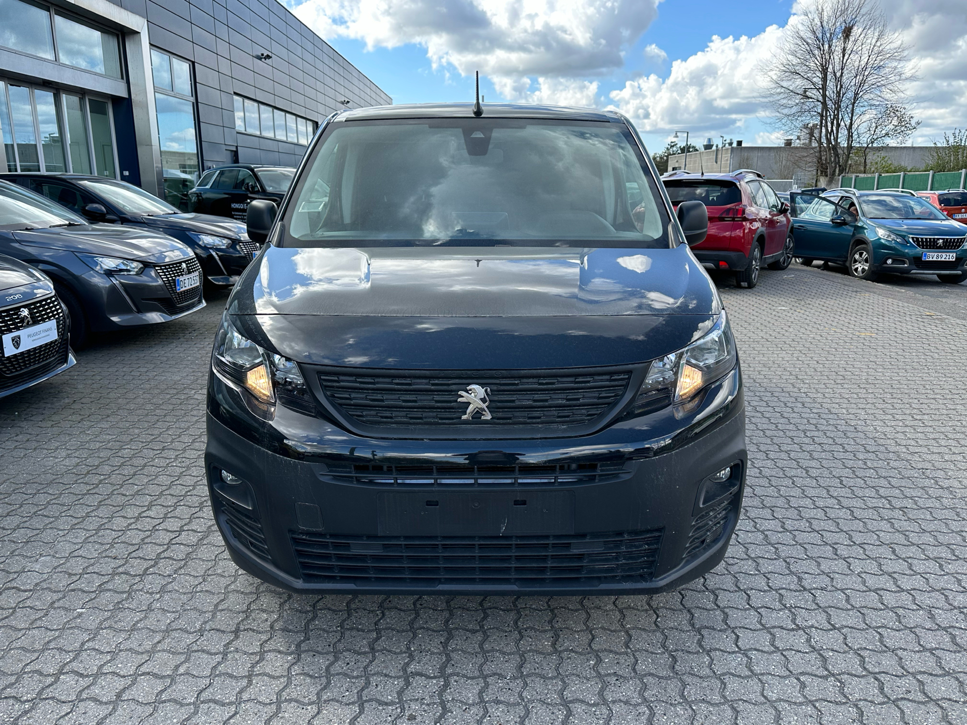 Billede af Peugeot Partner L1 V1 1,5 BlueHDi Plus EAT8 130HK Van 8g Aut.