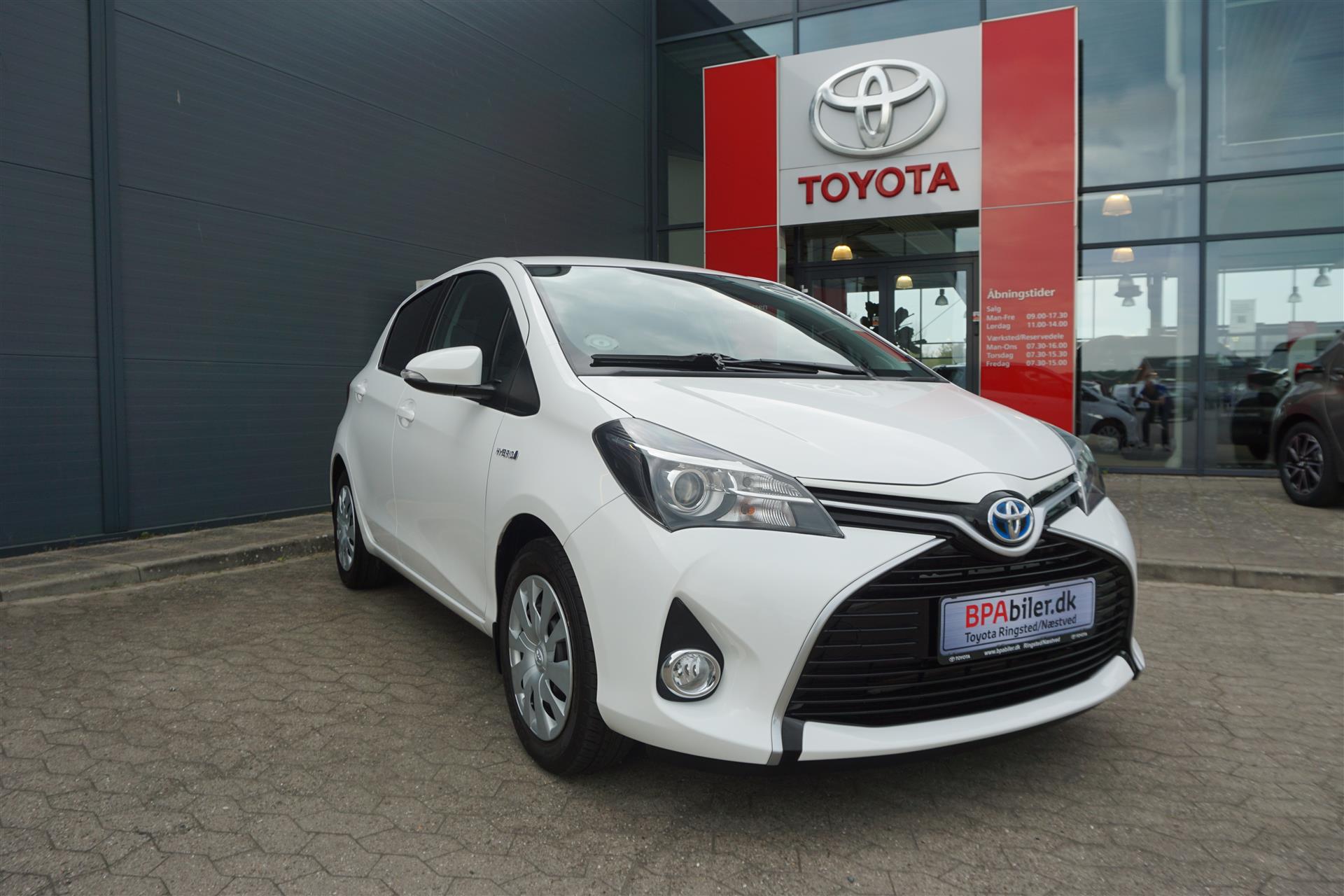 Billede af Toyota Yaris 1,5 Hybrid H2 E-CVT 100HK 5d Trinl. Gear
