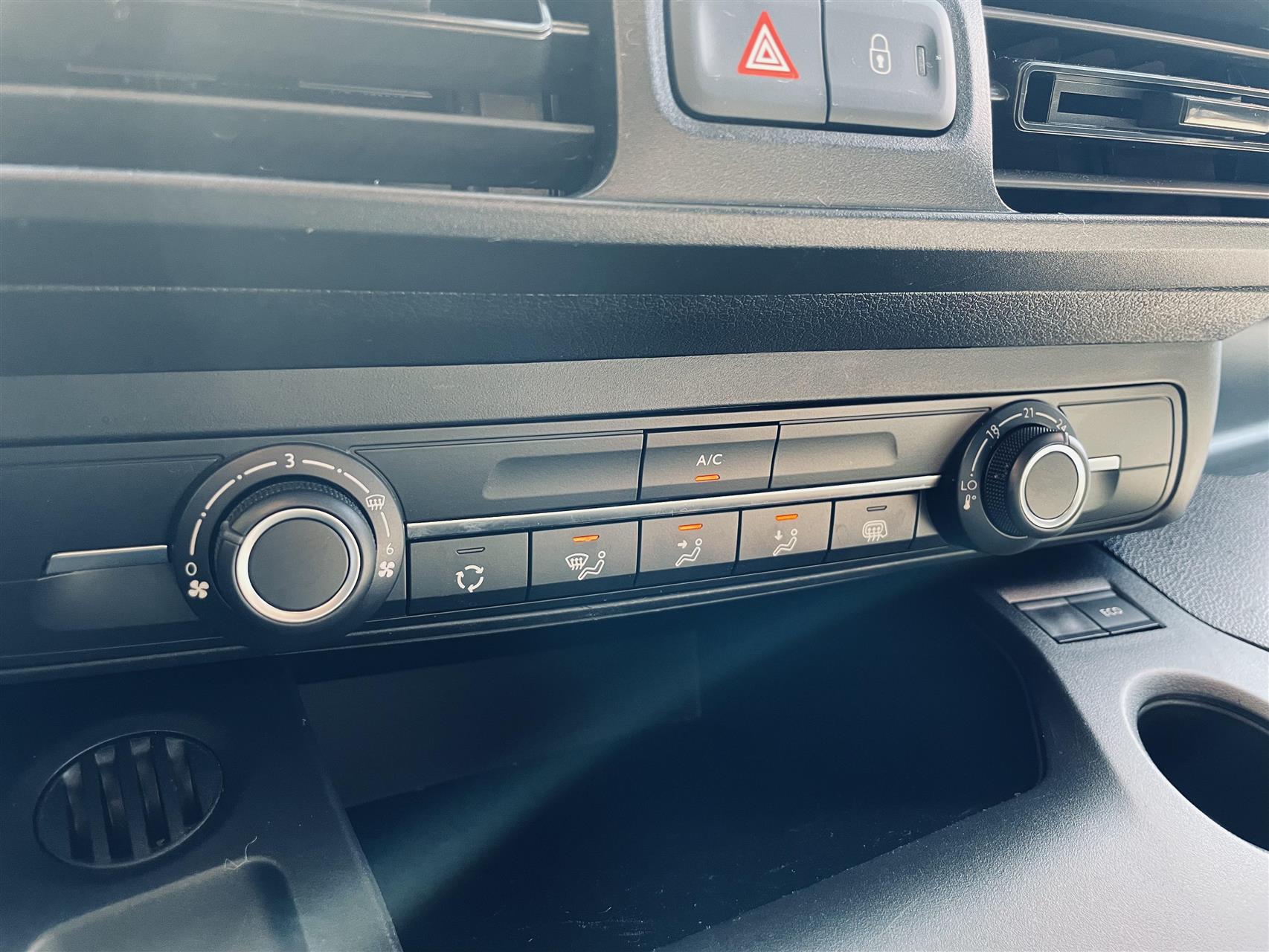 Billede af Toyota Proace City Medium 1,5 D Comfort Smart Active Vision 130HK Van 8g Aut.