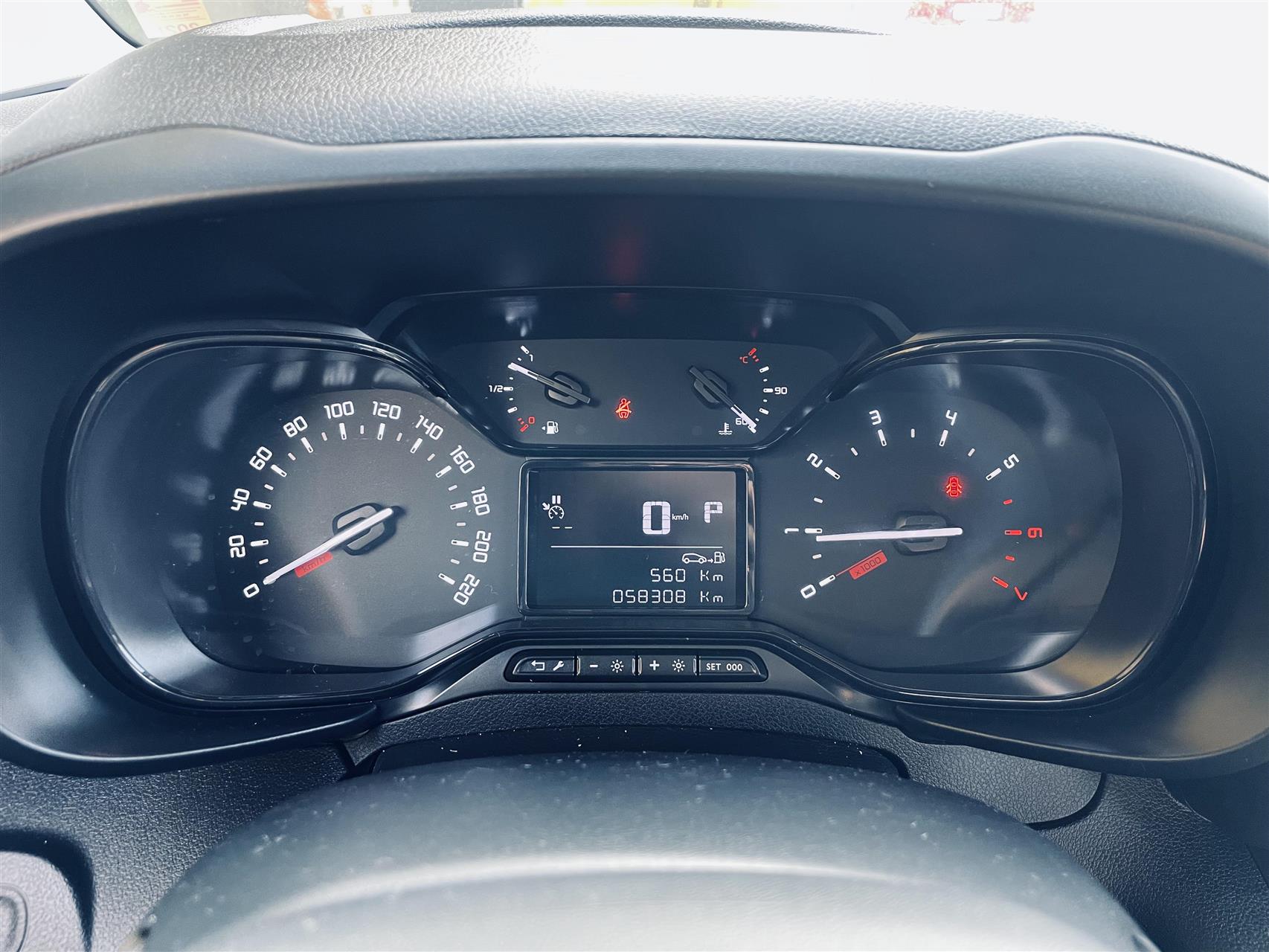 Billede af Toyota Proace City Medium 1,5 D Comfort Smart Active Vision 130HK Van 8g Aut.