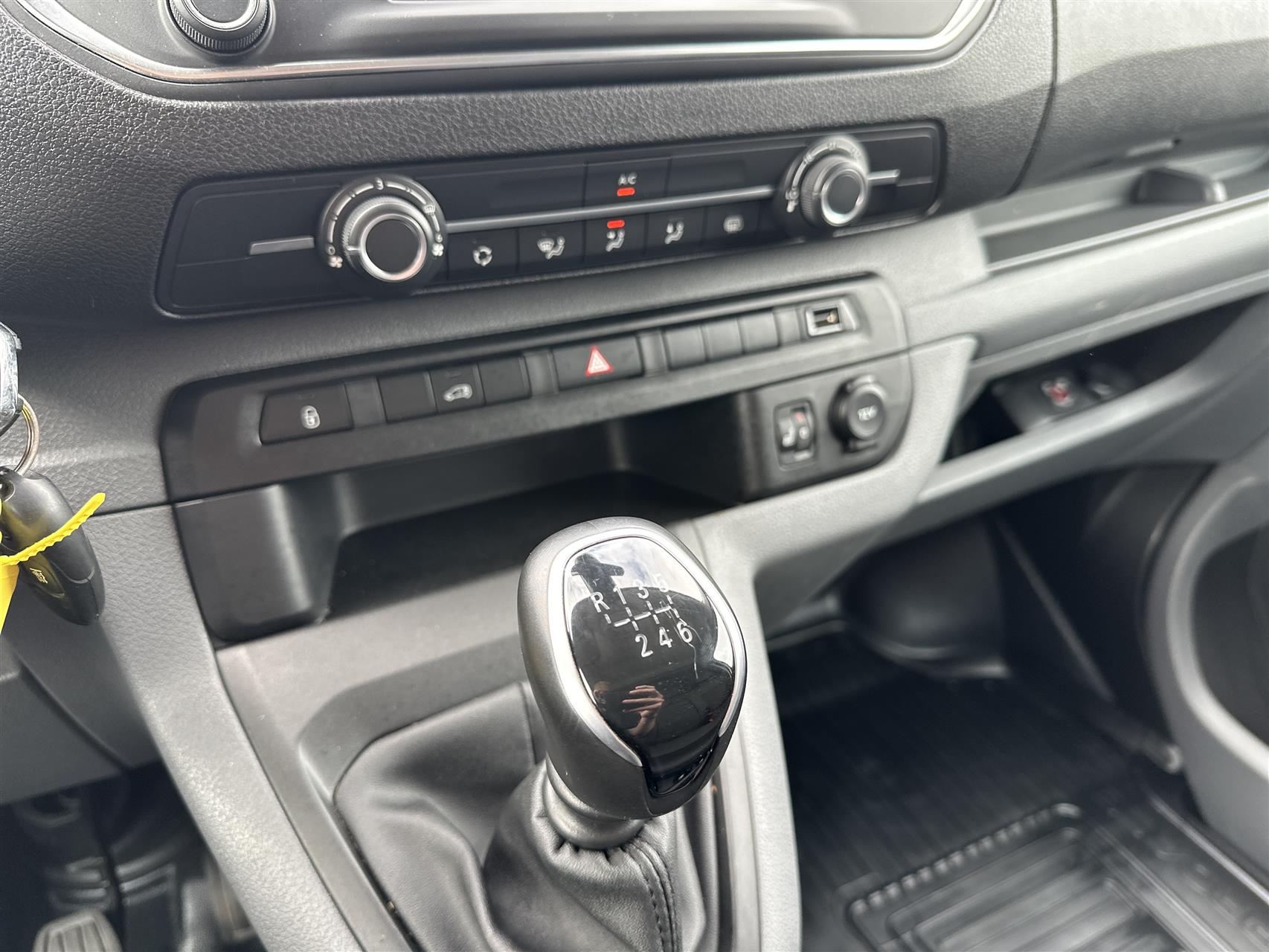 Billede af Toyota Proace Long 2,0 D Comfort Master m/Alm adskillelse - SmartCargo 122HK Van 6g