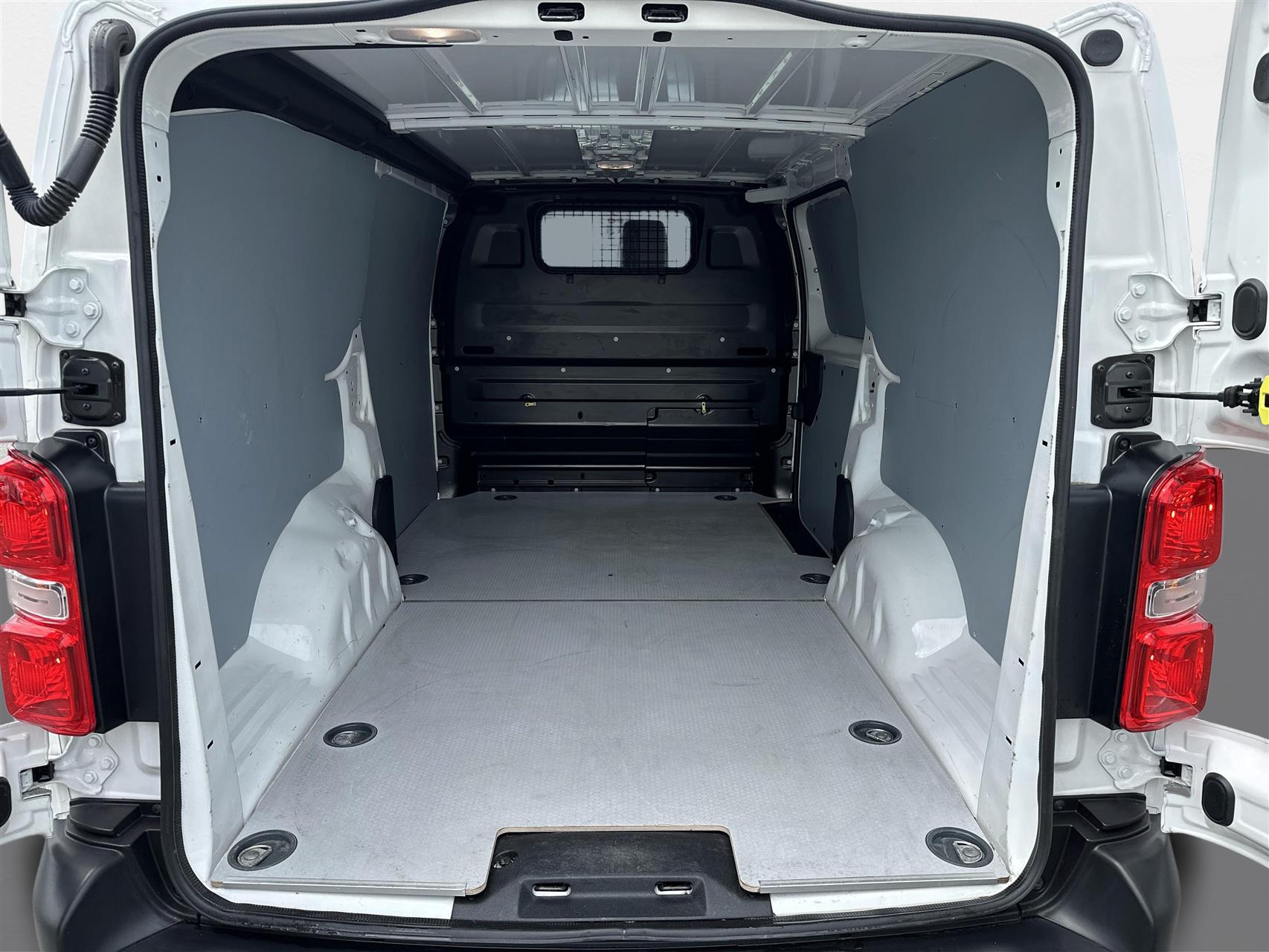 Billede af Toyota Proace Long 2,0 D Comfort Master m/Alm adskillelse - SmartCargo 122HK Van 6g