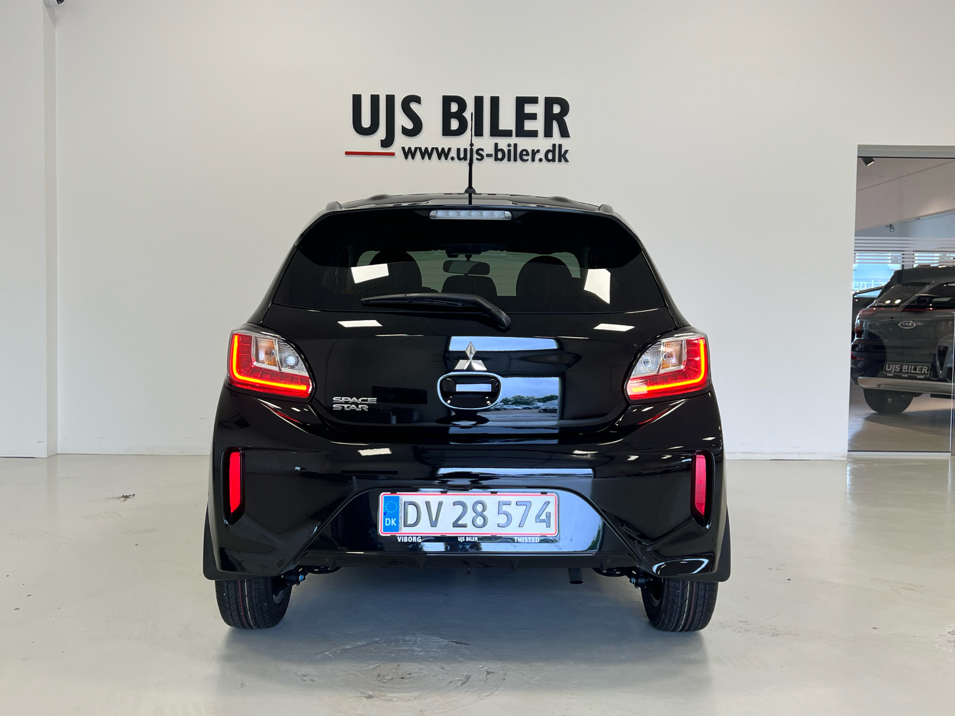Billede af Mitsubishi Space Star 1,2 Invite+ AS&G 71HK 5d