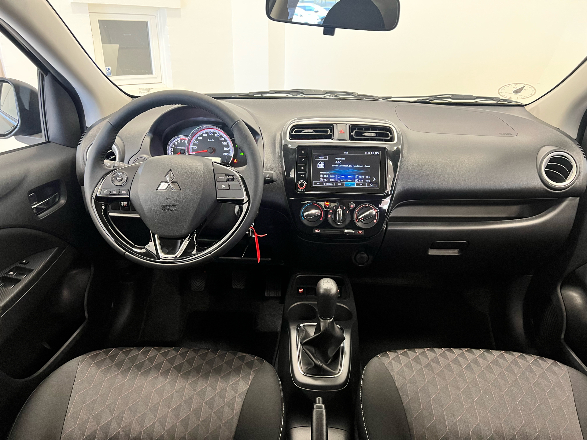 Billede af Mitsubishi Space Star 1,2 Invite+ AS&G 71HK 5d