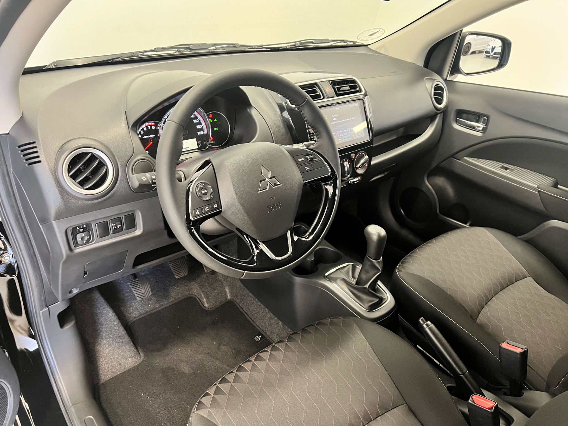 Billede af Mitsubishi Space Star 1,2 Invite+ AS&G 71HK 5d