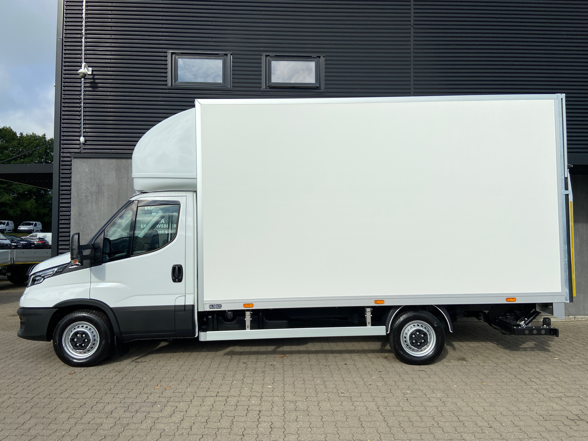 Billede af Iveco Daily 35S18 4100mm 3,0 D 180HK Ladv./Chas. 8g Aut.