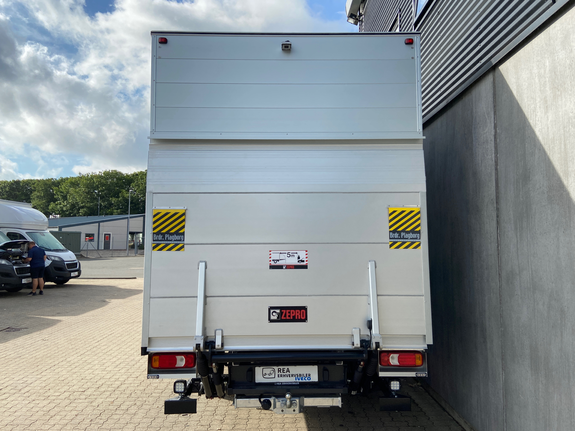 Billede af Iveco Daily 35S18 4100mm 3,0 D 180HK Ladv./Chas. 8g Aut.