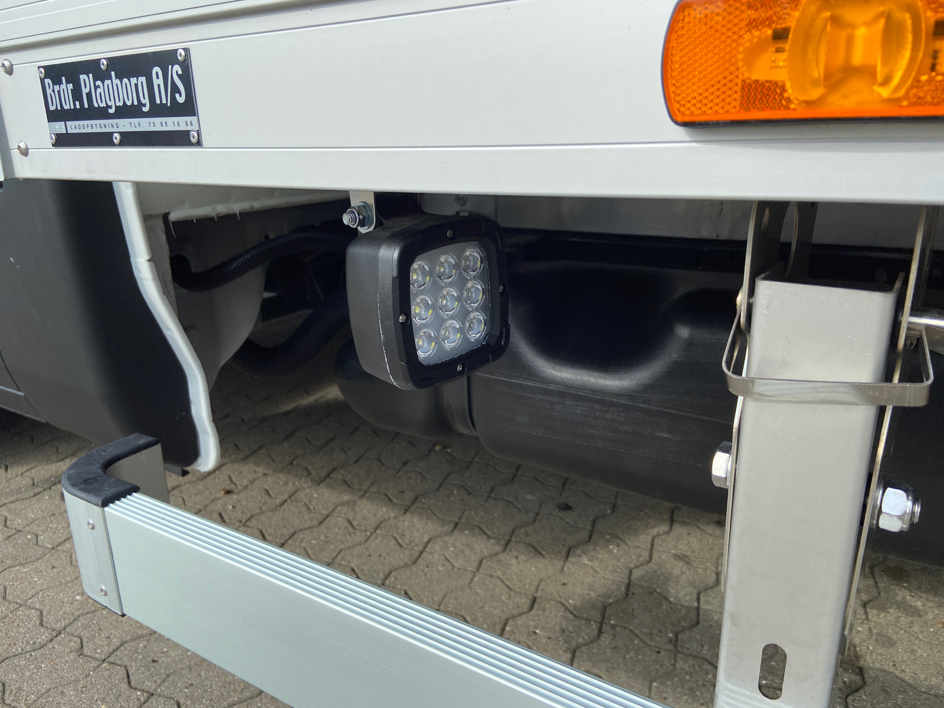 Billede af Iveco Daily 35S18 4100mm 3,0 D 180HK Ladv./Chas. 8g Aut.