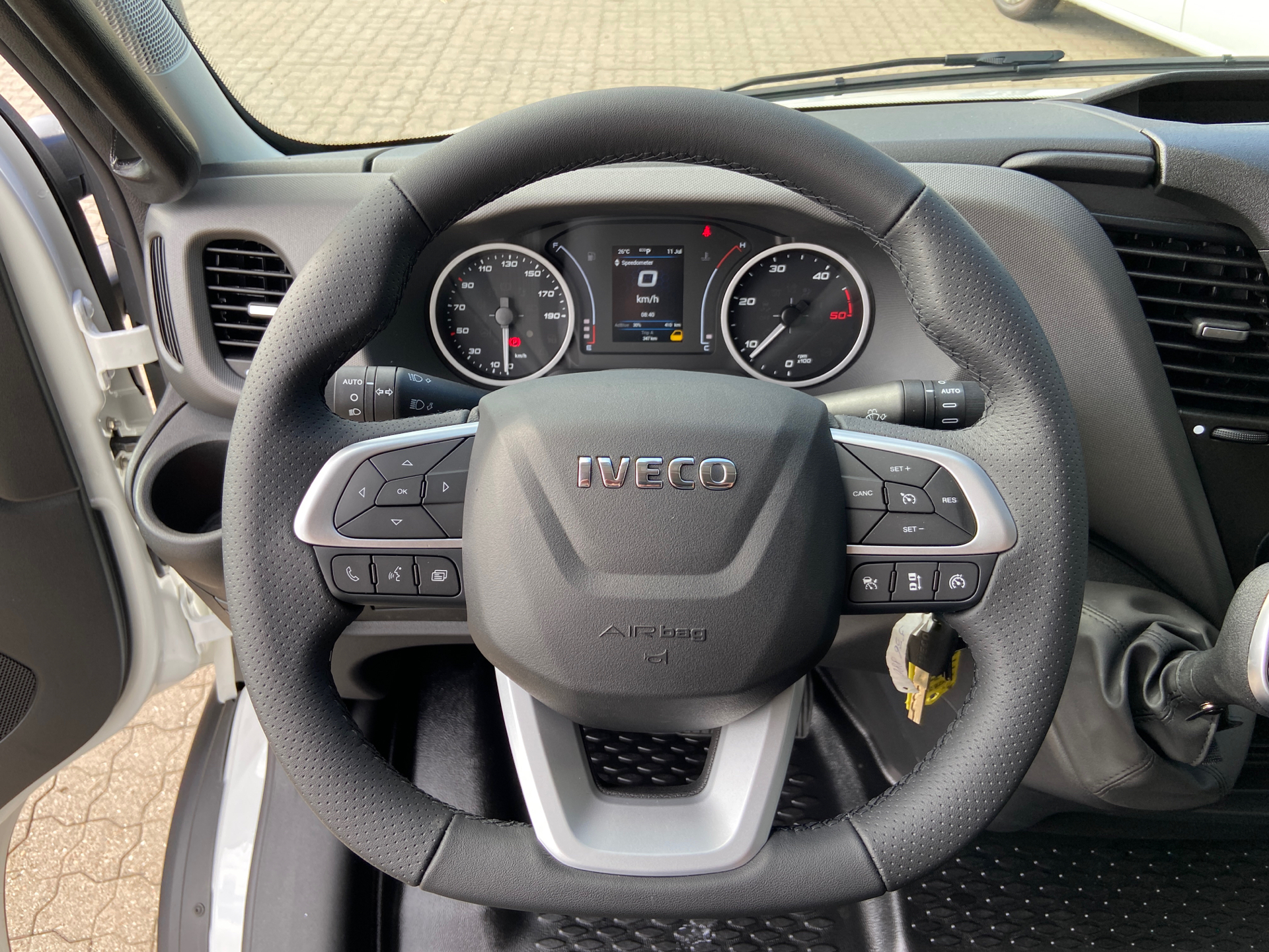Billede af Iveco Daily 35S18 4100mm 3,0 D 180HK Ladv./Chas. 8g Aut.