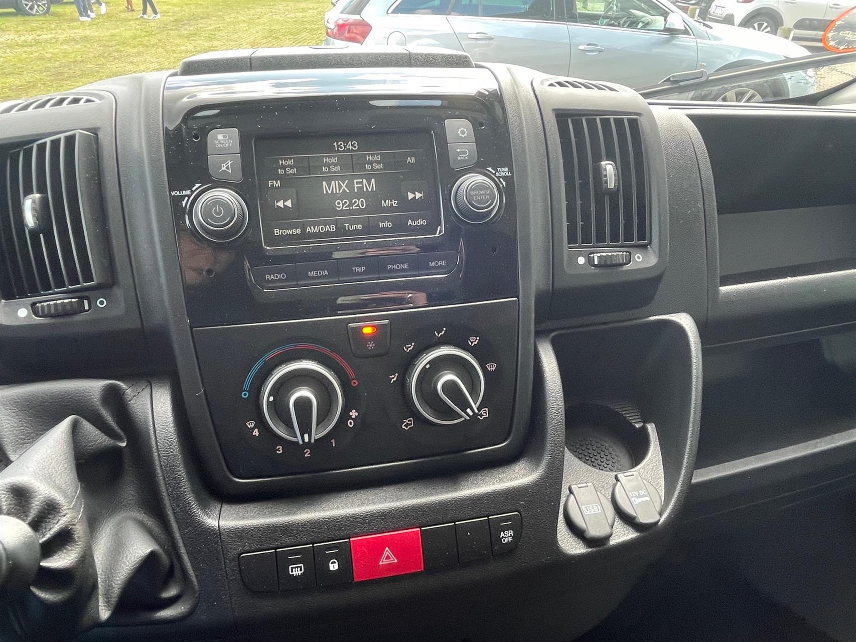 Billede af Citroën Jumper 35H L2H2 2,2 Blue HDi Flexline 165HK Van 6g