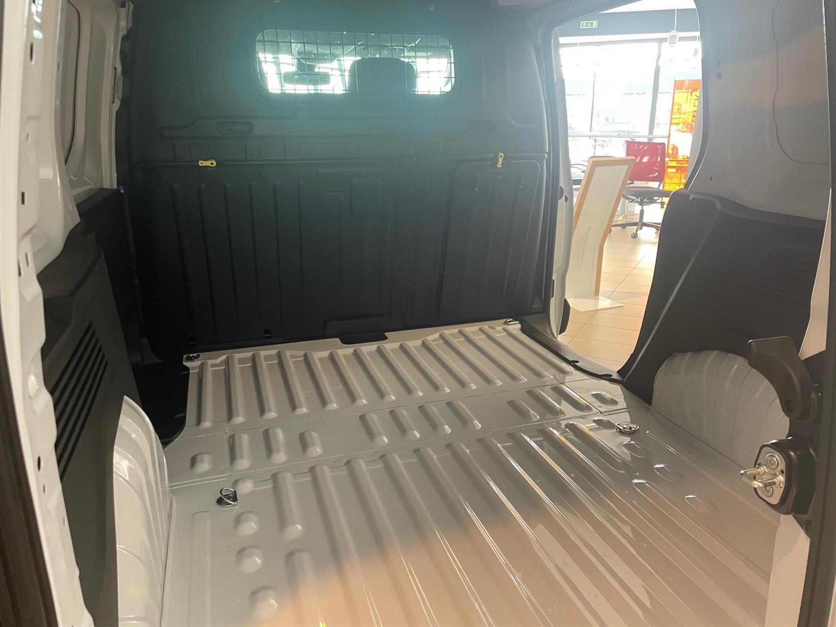 Billede af Citroën Berlingo L1 1,5 Blue HDi Flexline EAT8 start/stop 130HK Van 8g Aut.