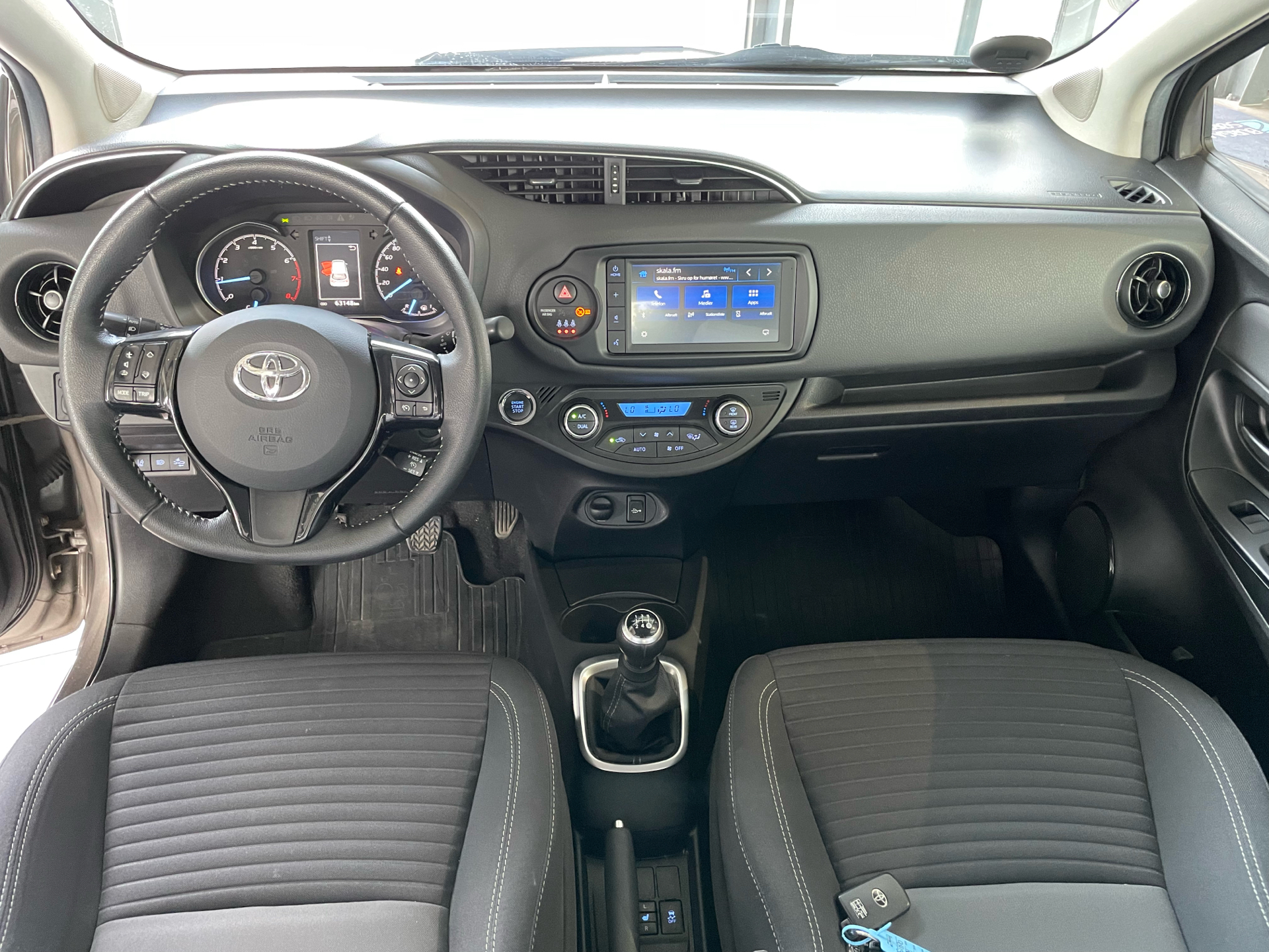 Billede af Toyota Yaris 1,0 VVT-I T3 Premiumpakke 72HK 5d