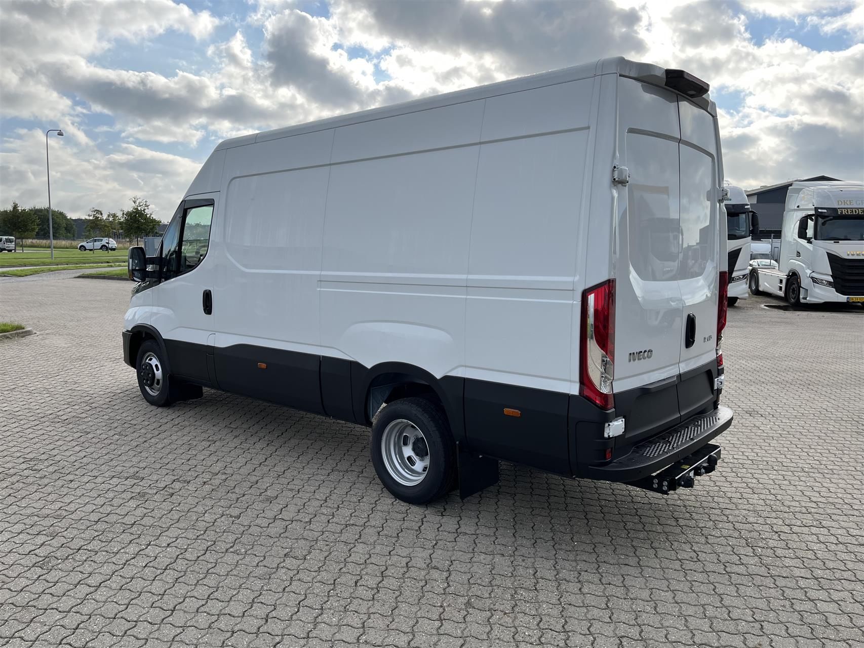 Billede af Iveco Daily 35C18 12m3 3,0 D 180HK Van 6g