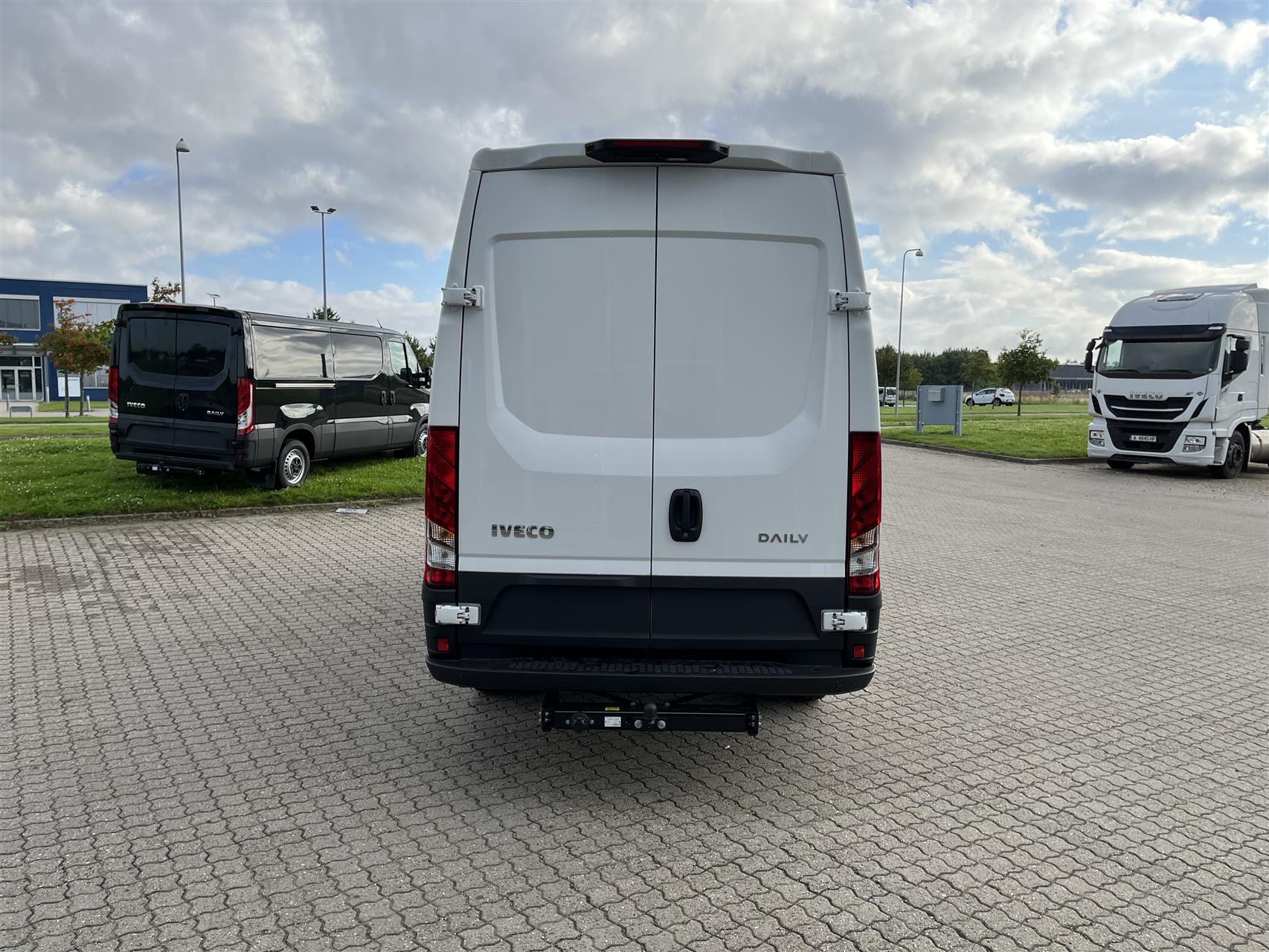 Billede af Iveco Daily 35C18 12m3 3,0 D 180HK Van 6g