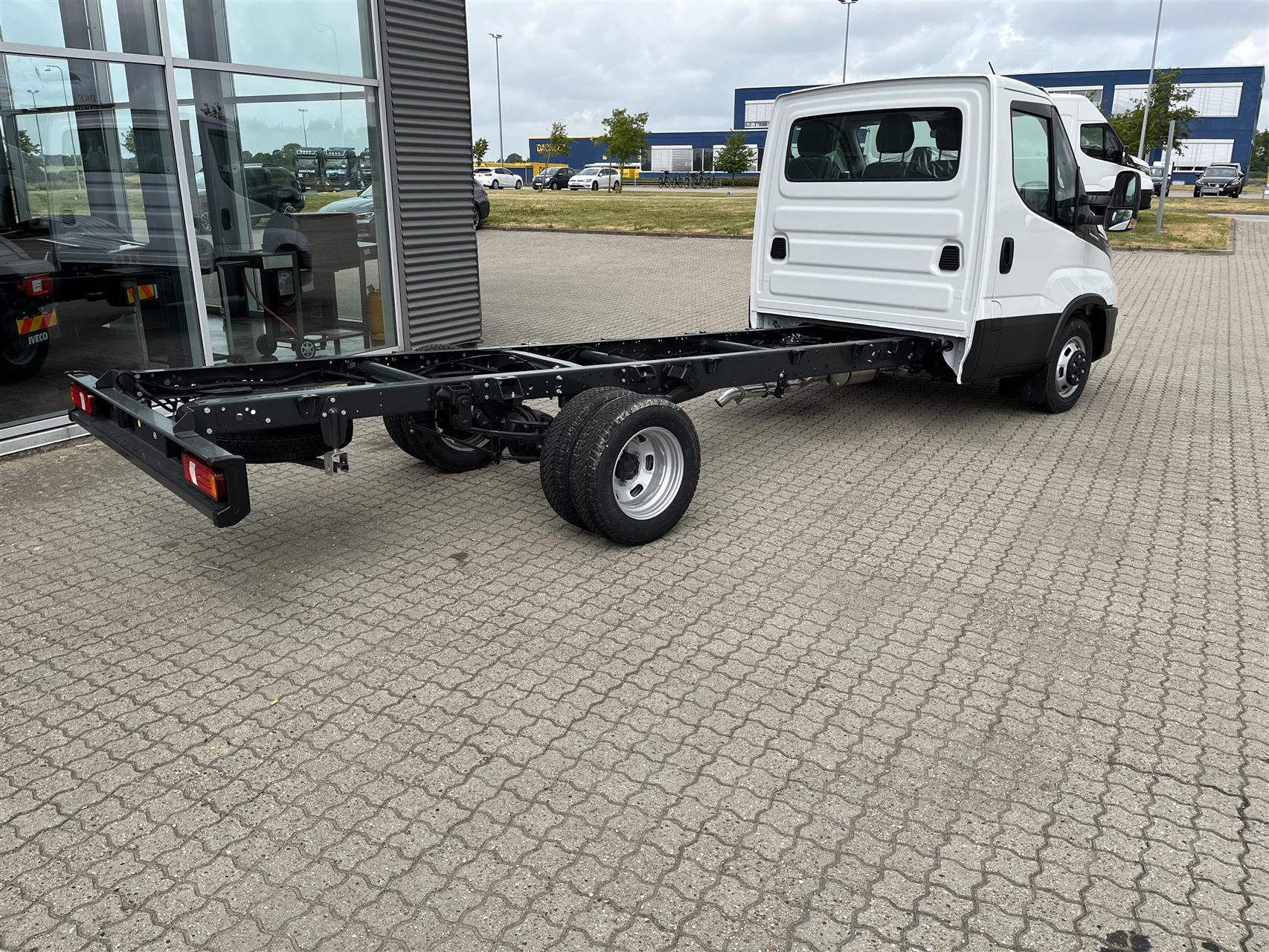 Billede af Iveco Daily 35C18 4100mm 3,0 D 180HK Ladv./Chas. 8g Aut.