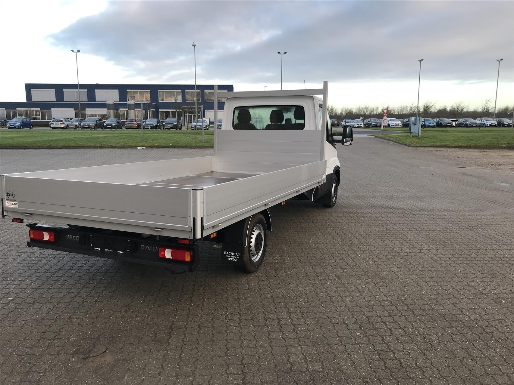 Billede af Iveco Daily 35S18 4100mm 3,0 D 180HK Ladv./Chas. 8g Aut.