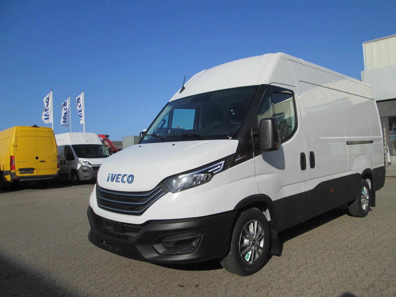 Billede af Iveco Daily 35S18 12m3 3,0 D 180HK Van 8g Aut.