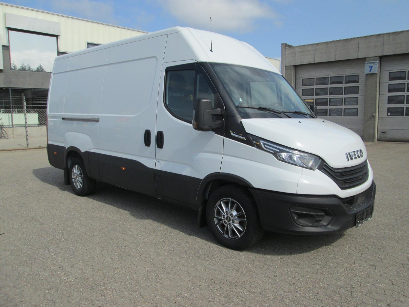 Billede af Iveco Daily 35S18 12m3 3,0 D 180HK Van 8g Aut.