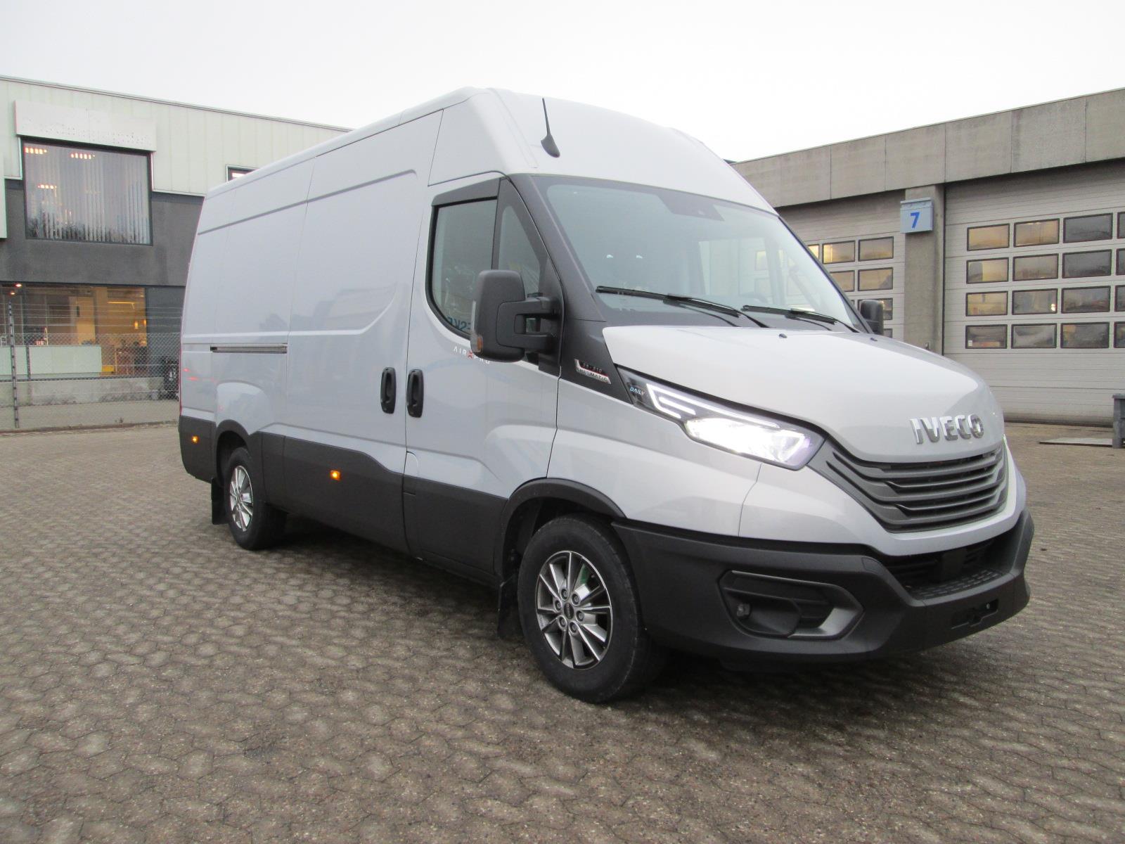 Billede af Iveco Daily 35S21 12m3 3,0 D Hi-Matic 210HK Van 8g Aut.