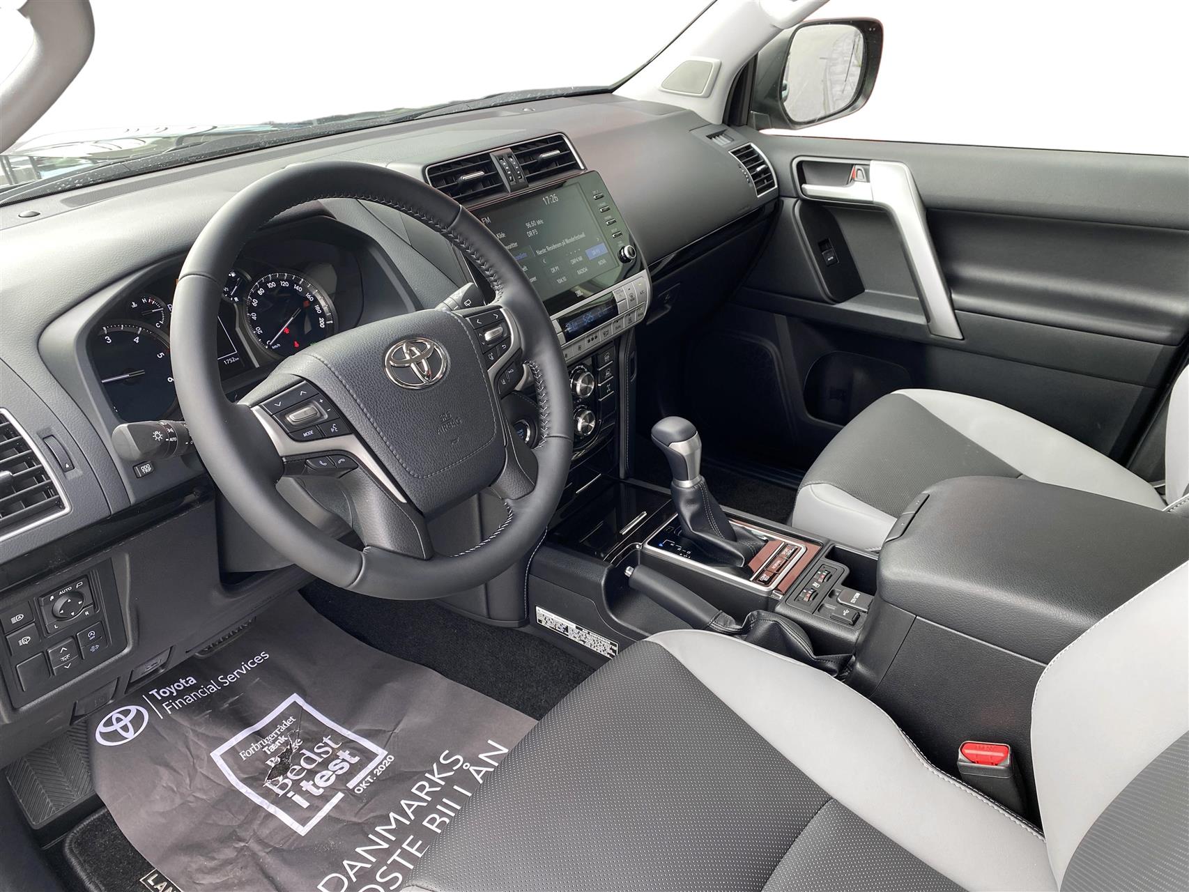 Billede af Toyota Landcruiser 5 pers. 2,8 D-4D T4 4WD 204HK 5d 6g Aut.