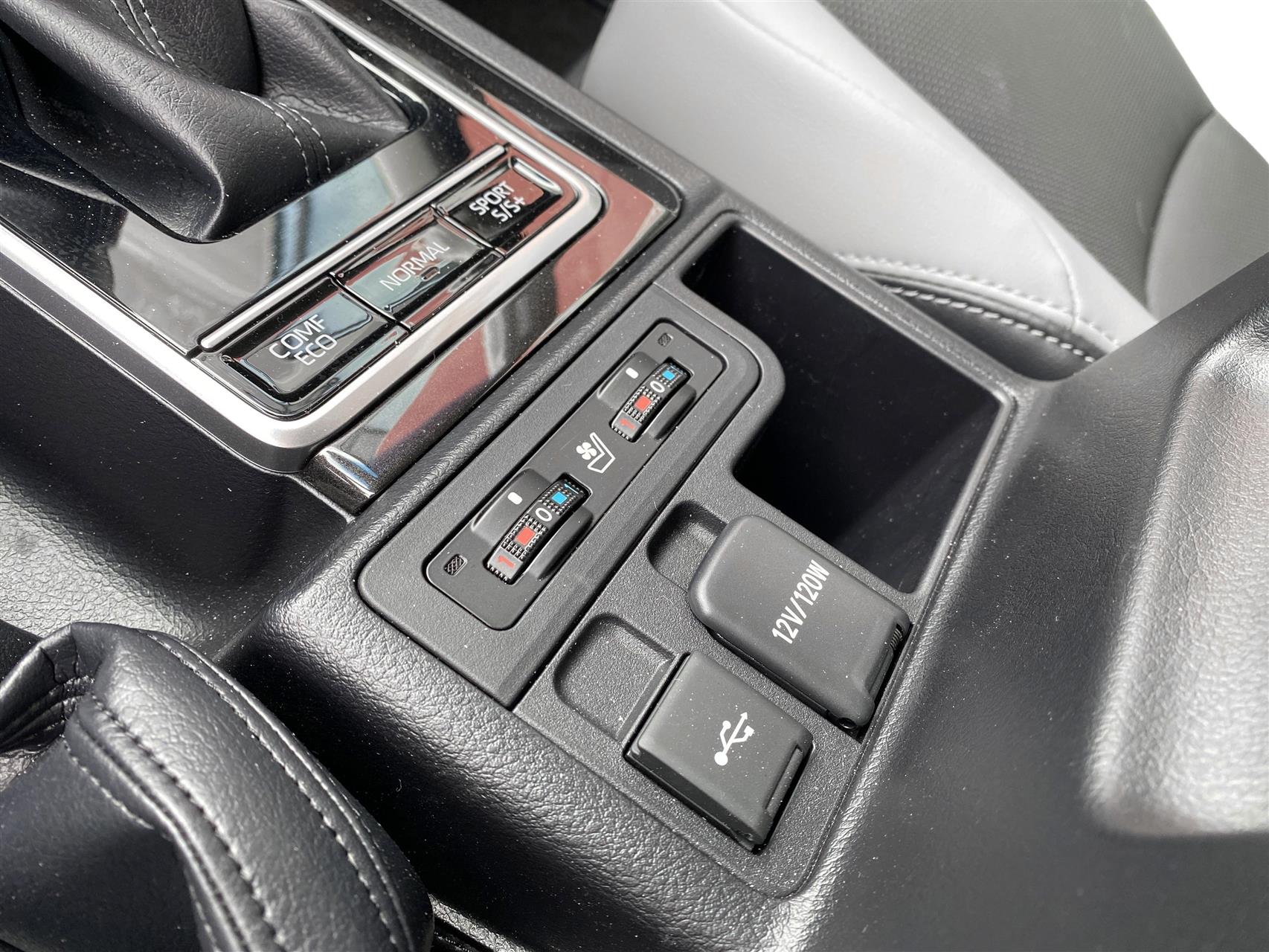 Billede af Toyota Landcruiser 5 pers. 2,8 D-4D T4 4WD 204HK 5d 6g Aut.