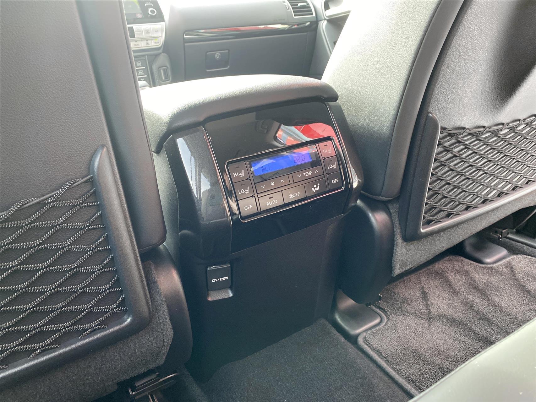 Billede af Toyota Landcruiser 5 pers. 2,8 D-4D T4 4WD 204HK 5d 6g Aut.