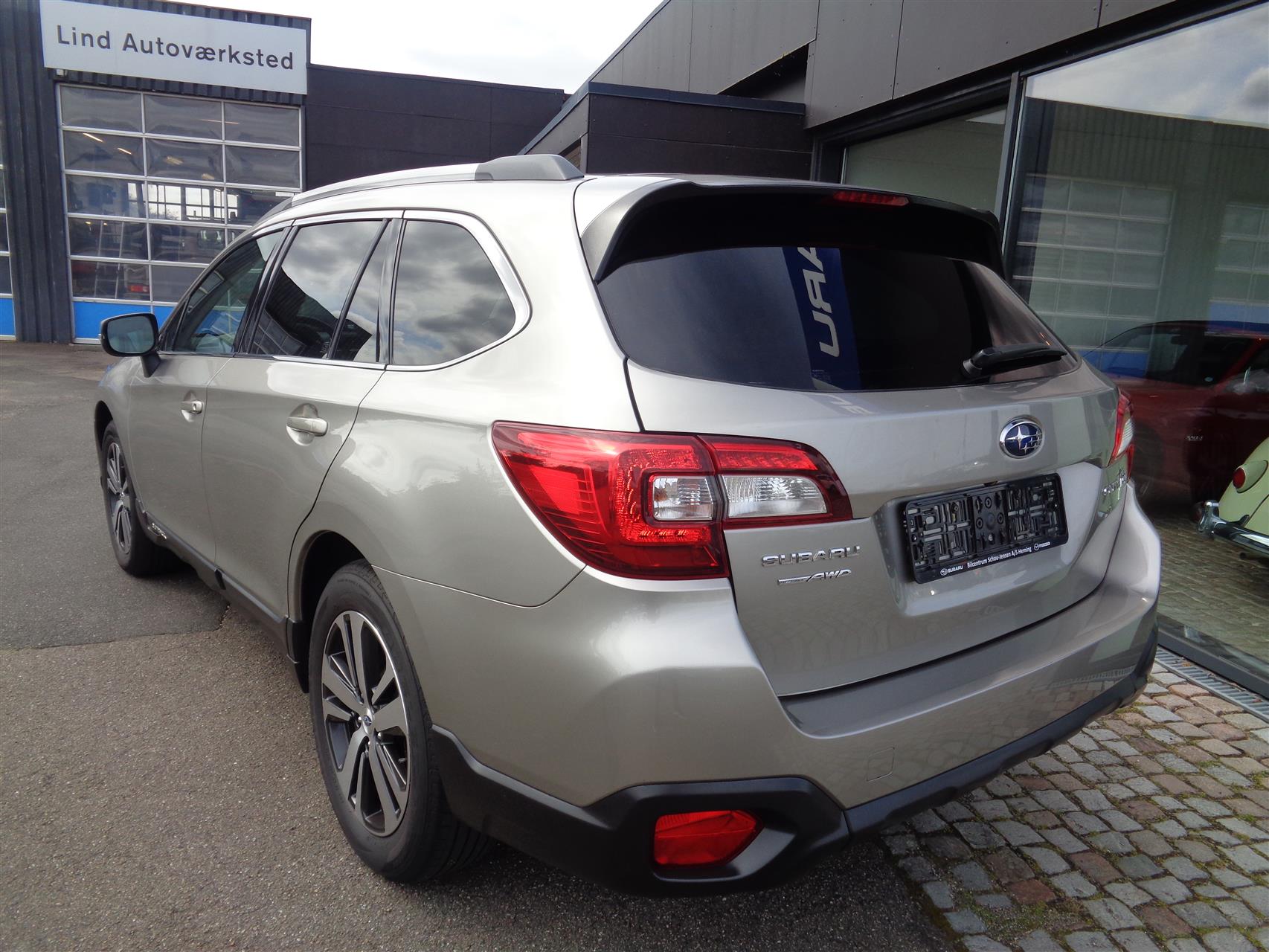 Billede af Subaru Outback 2,5 SUMMIT MY18 AWD Lineartronic 175HK Stc