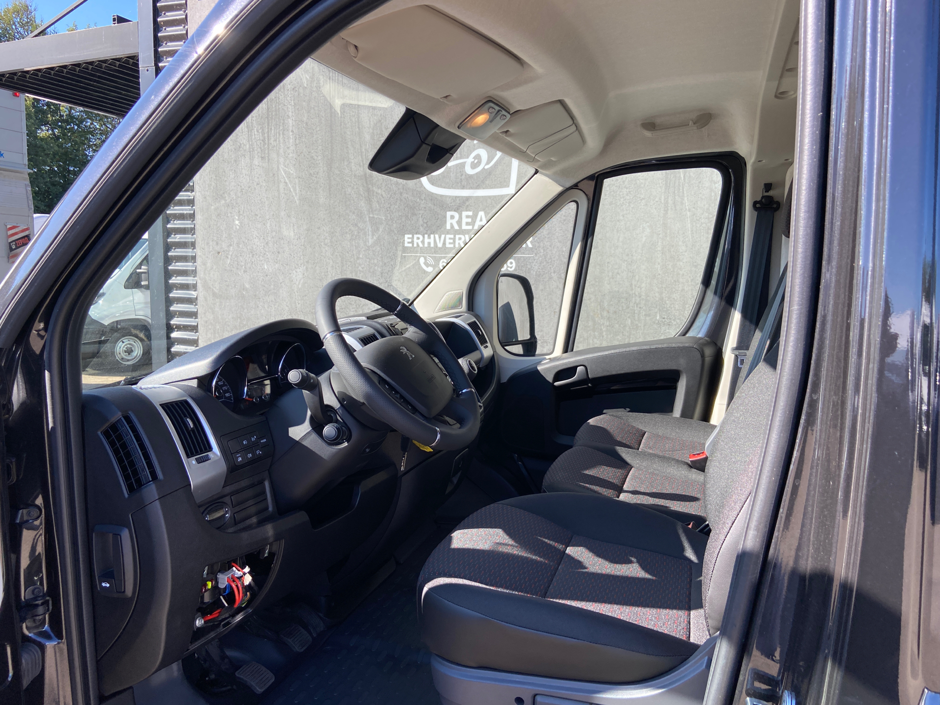 Billede af Peugeot Boxer 333 L2H2 2,2 BlueHDi Premium 140HK Van 6g