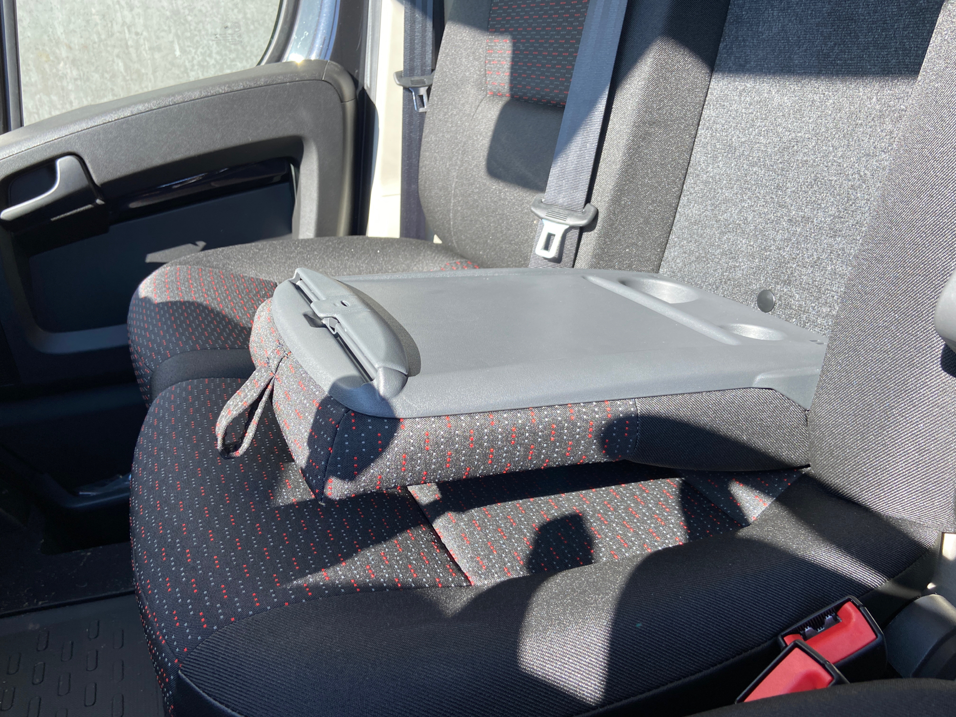 Billede af Peugeot Boxer 333 L2H2 2,2 BlueHDi Premium 140HK Van 6g