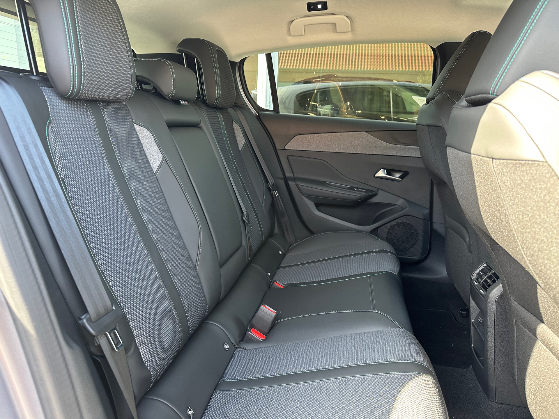 Billede af Peugeot 308 1,6 Plugin-hybrid First Selection Plus EAT8 180HK 5d 8g Aut.