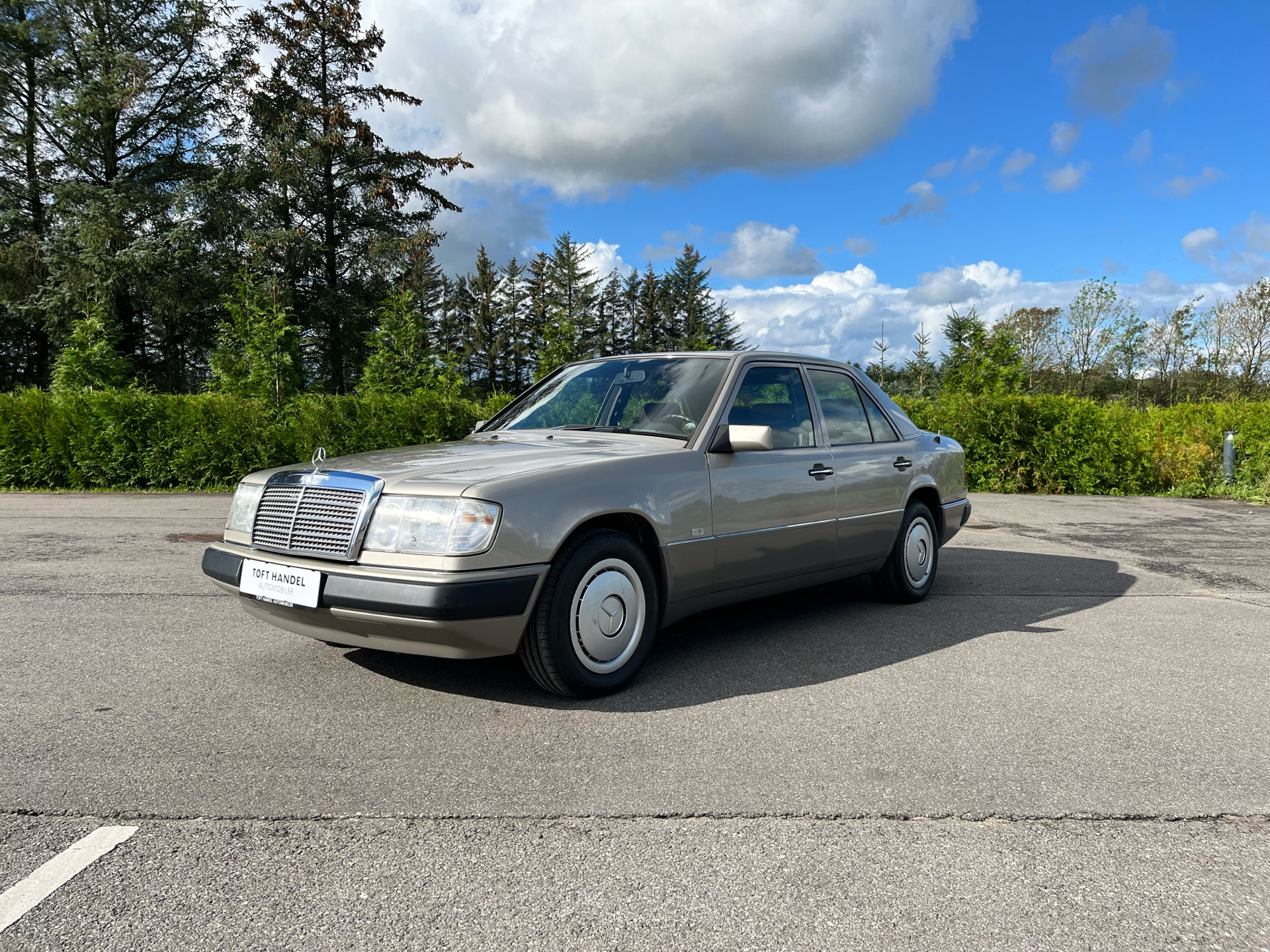 Billede af Mercedes-Benz 200D 2,0 D 75HK