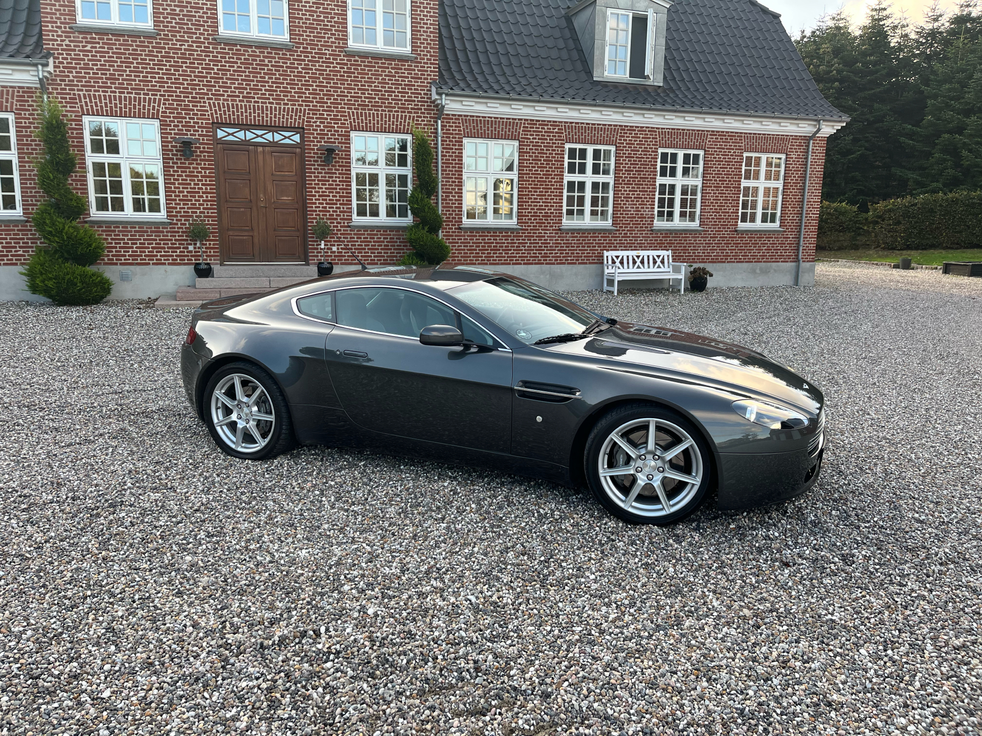 Billede af Aston Martin Vantage 4,3 V8 385HK 2d 6g